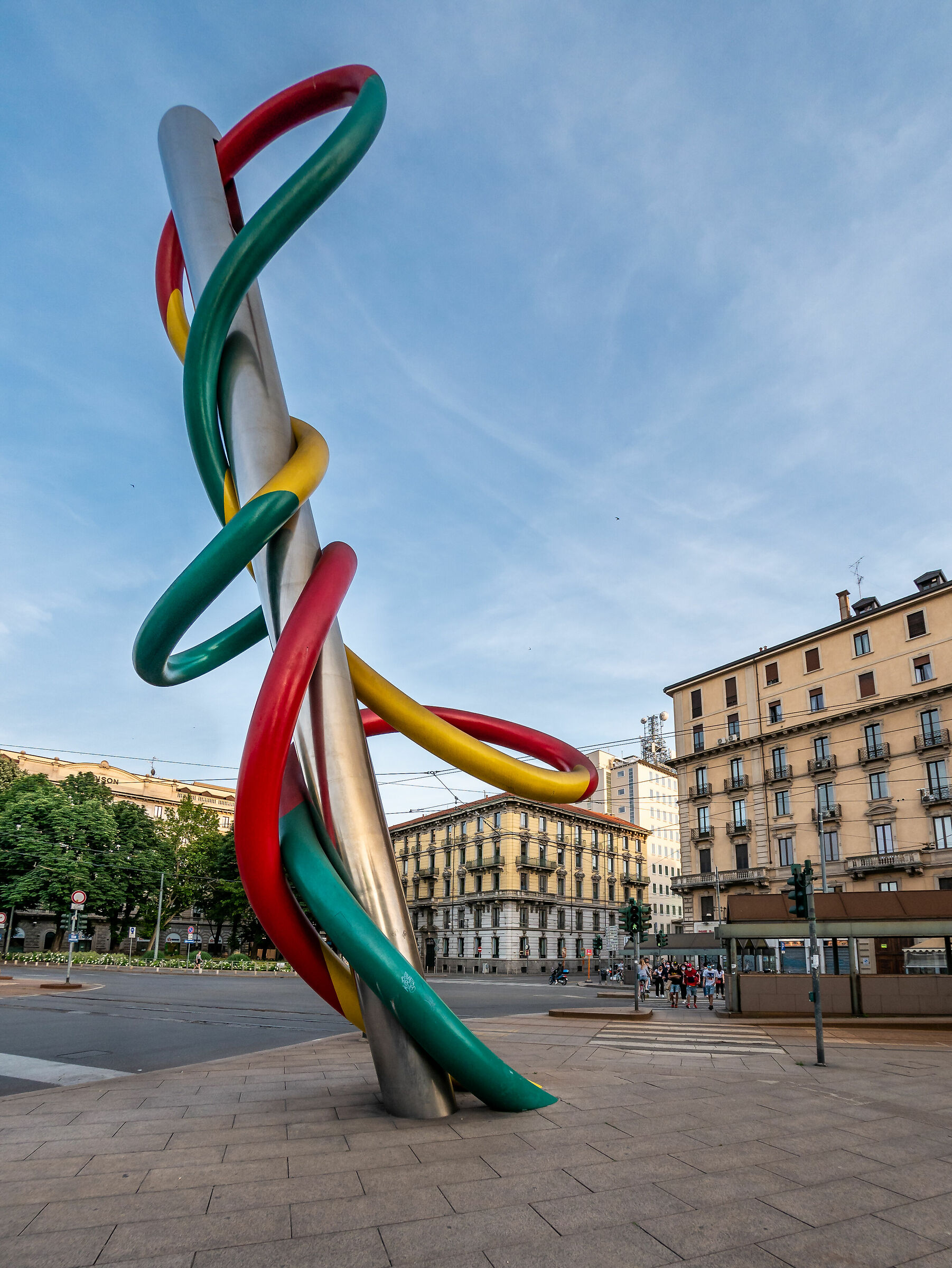 Needle and wire - Milan