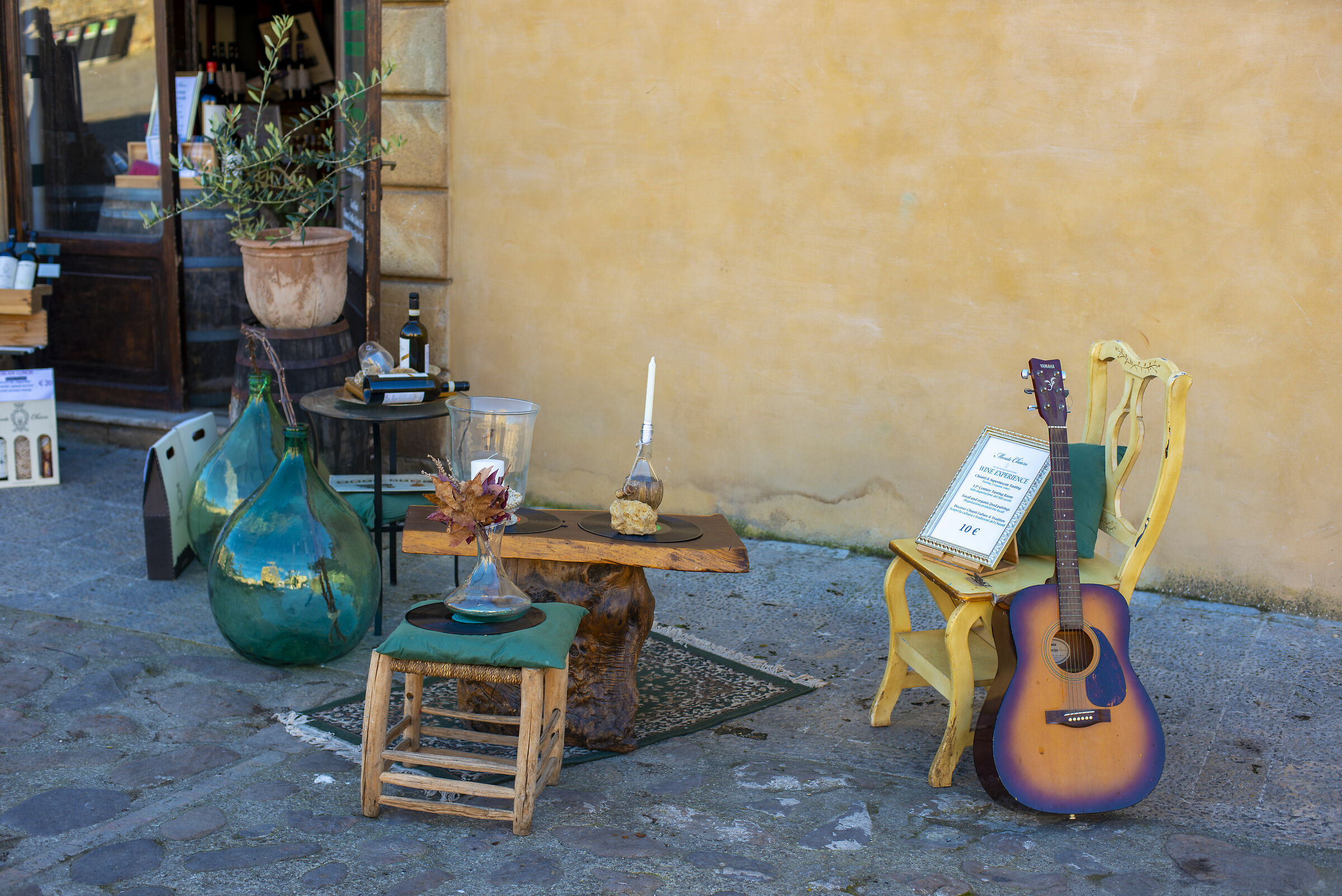 Wine experience in Monteriggioni