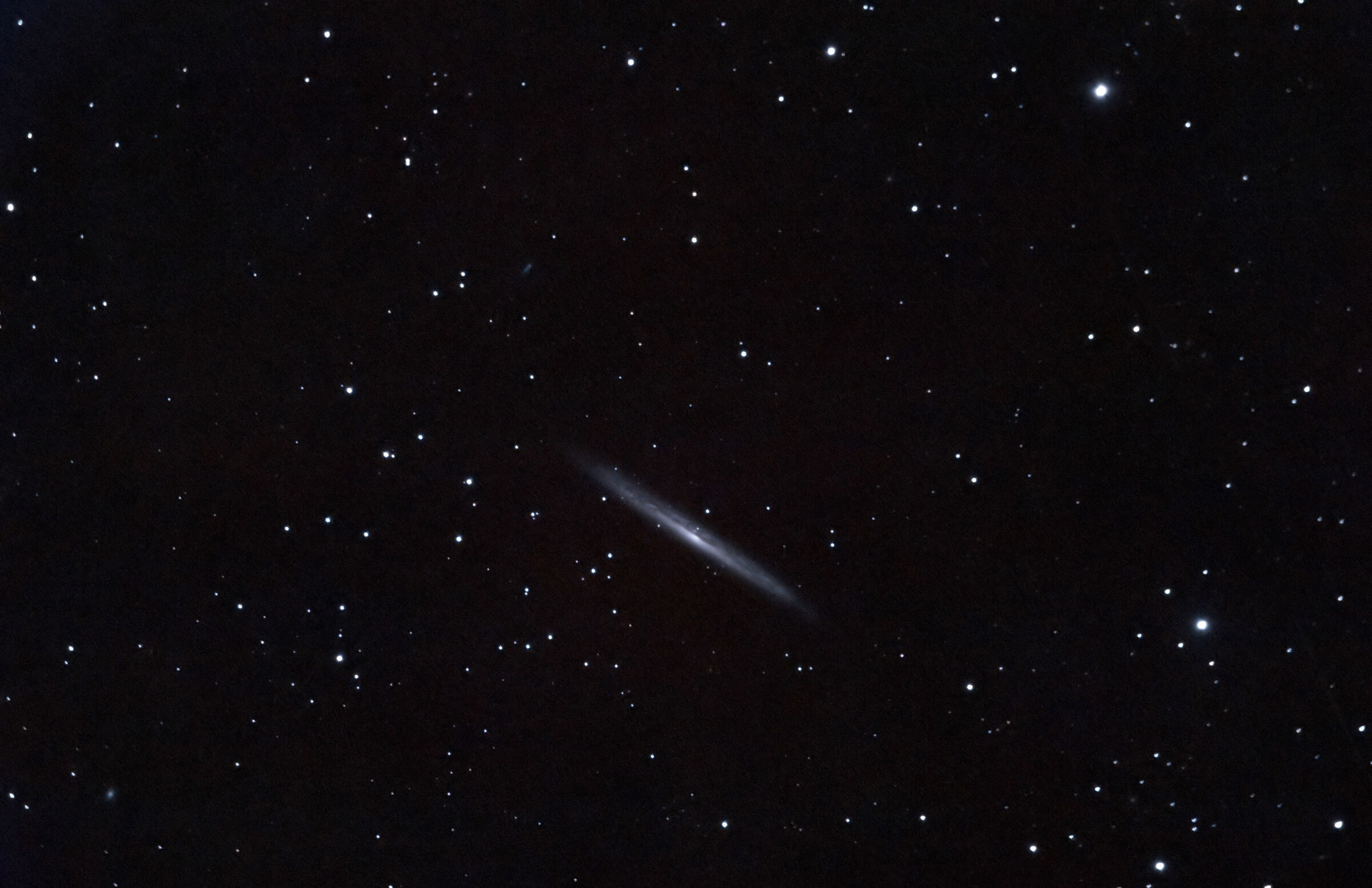 NGC 5907(Galassia spirale vista di taglio)nel Dragone
