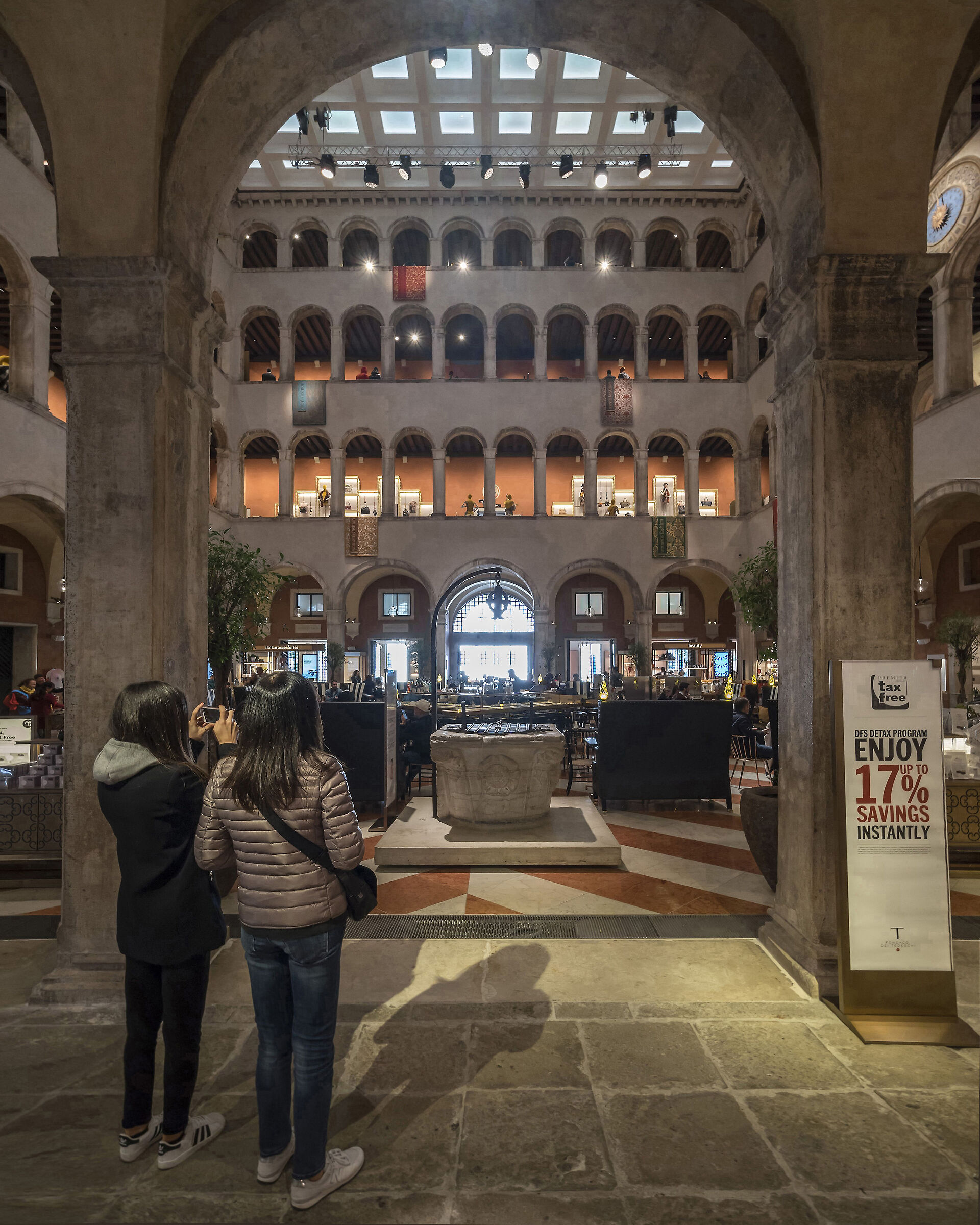 Fondaco dei Tedeschi - 5b