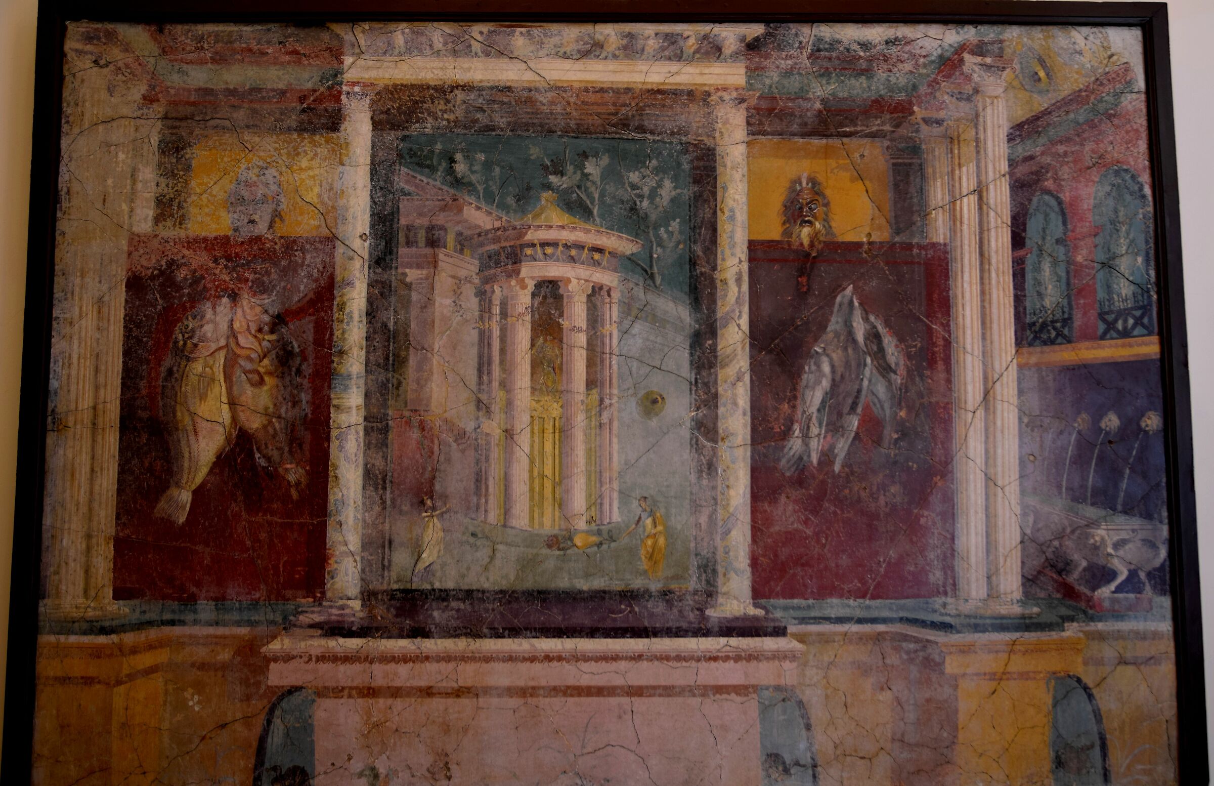 Museo Archeologico - Tramezzo con maschera di Satiro