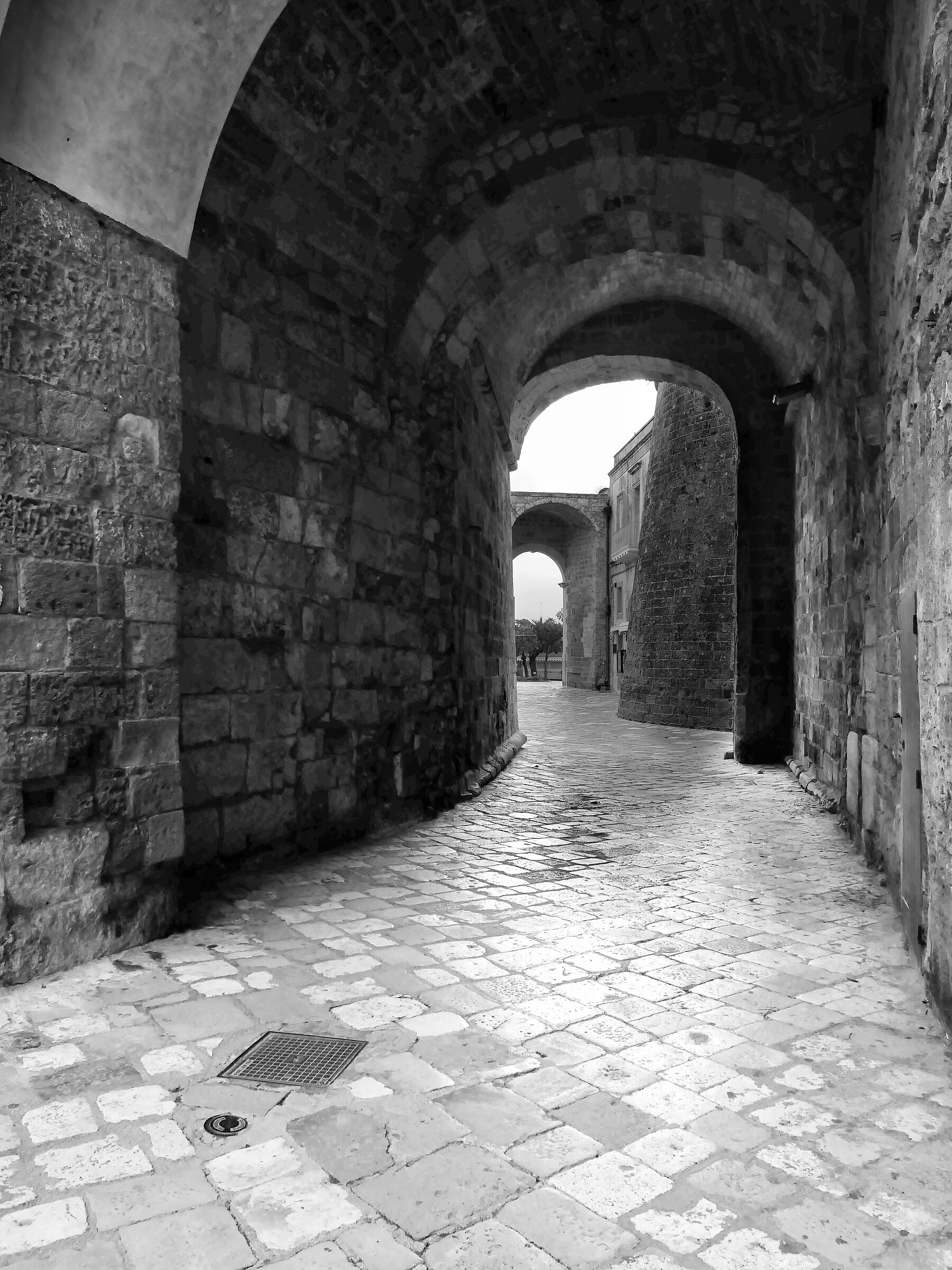 otranto -   lock down