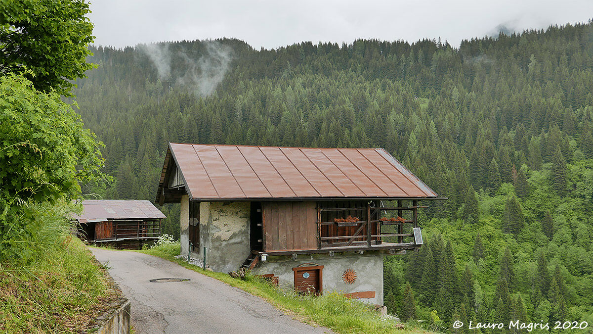 Il sole sotto le nuvole