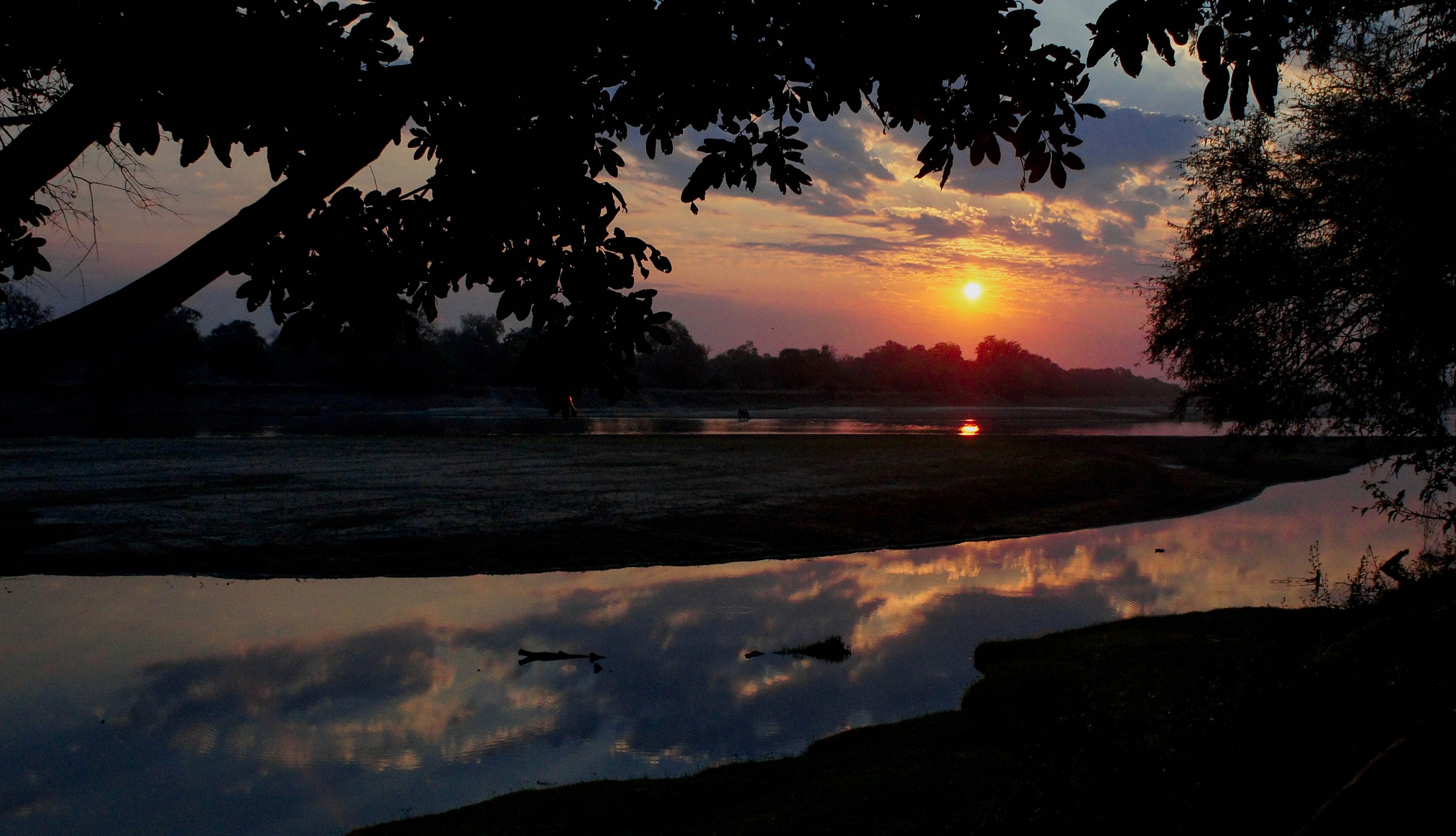 Sunrise at South Luangwa (Zambia)