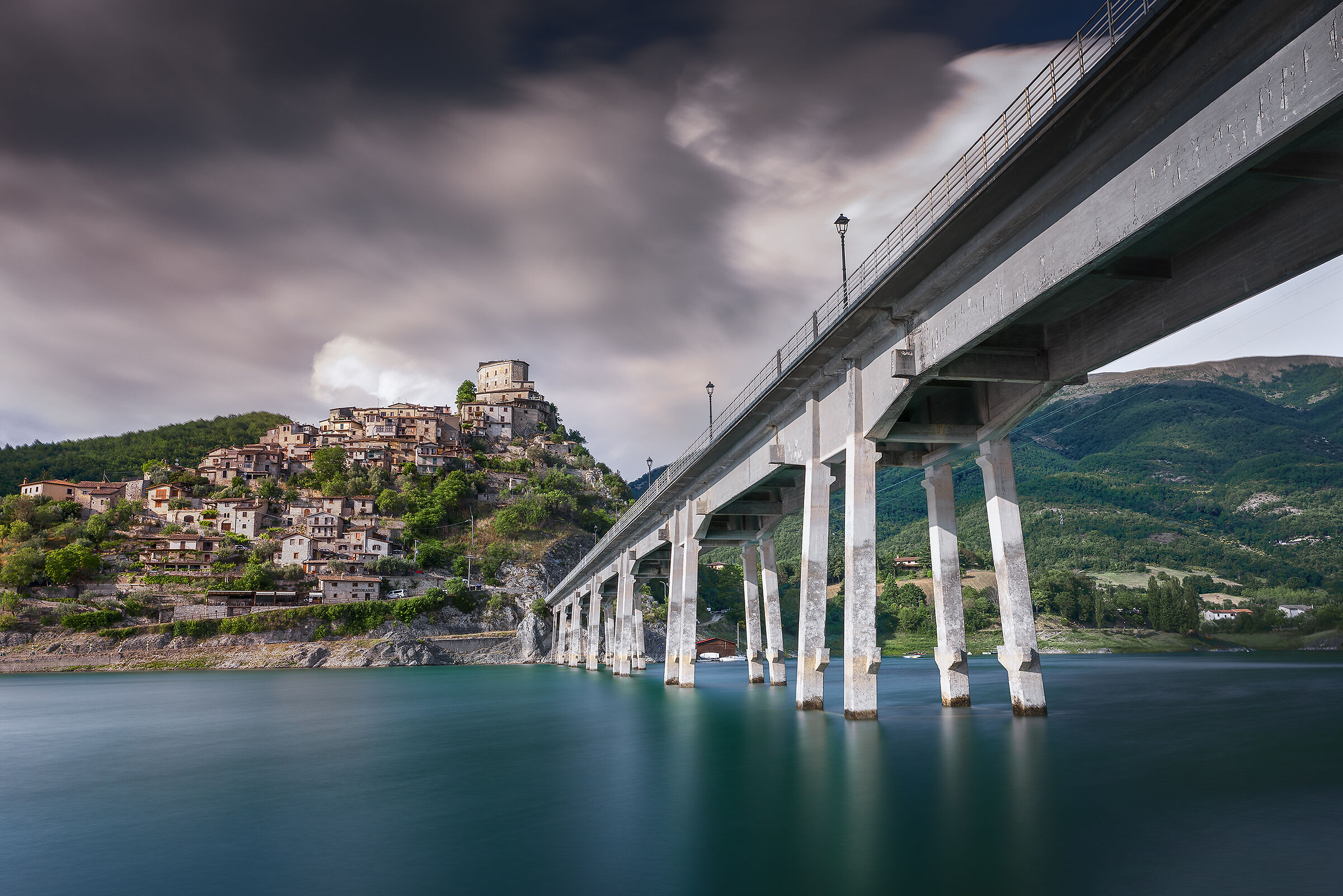 Castel di Tora - Lago del Turano