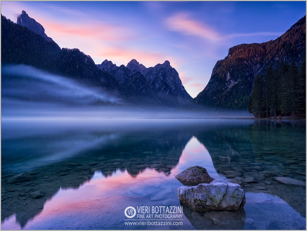 Lago di Dobbiaco prima dell'alba