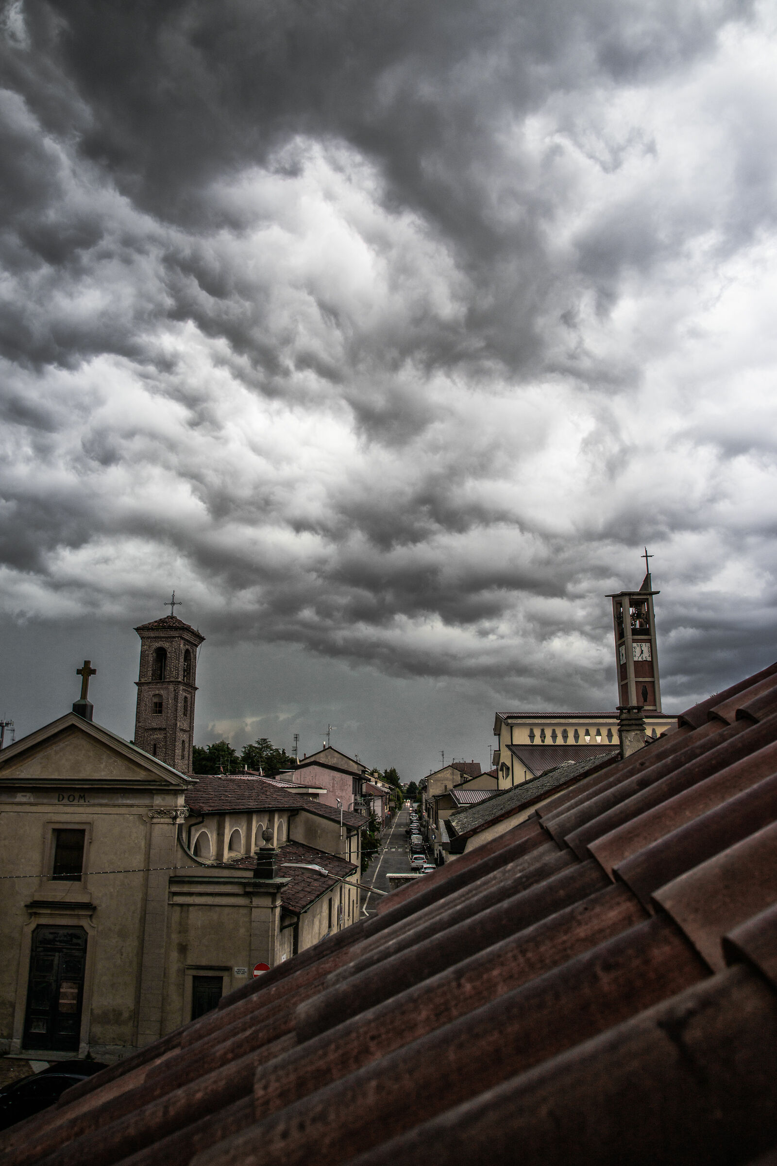 piove e la gatta non si muove..