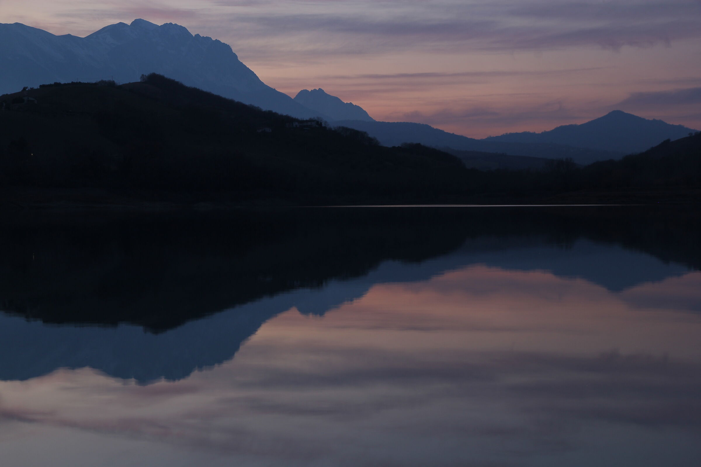 color between sky and water