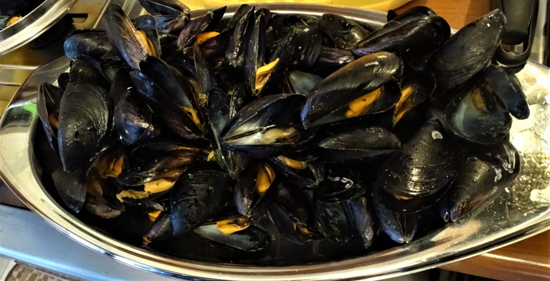 fresh mussels of La-Spezia