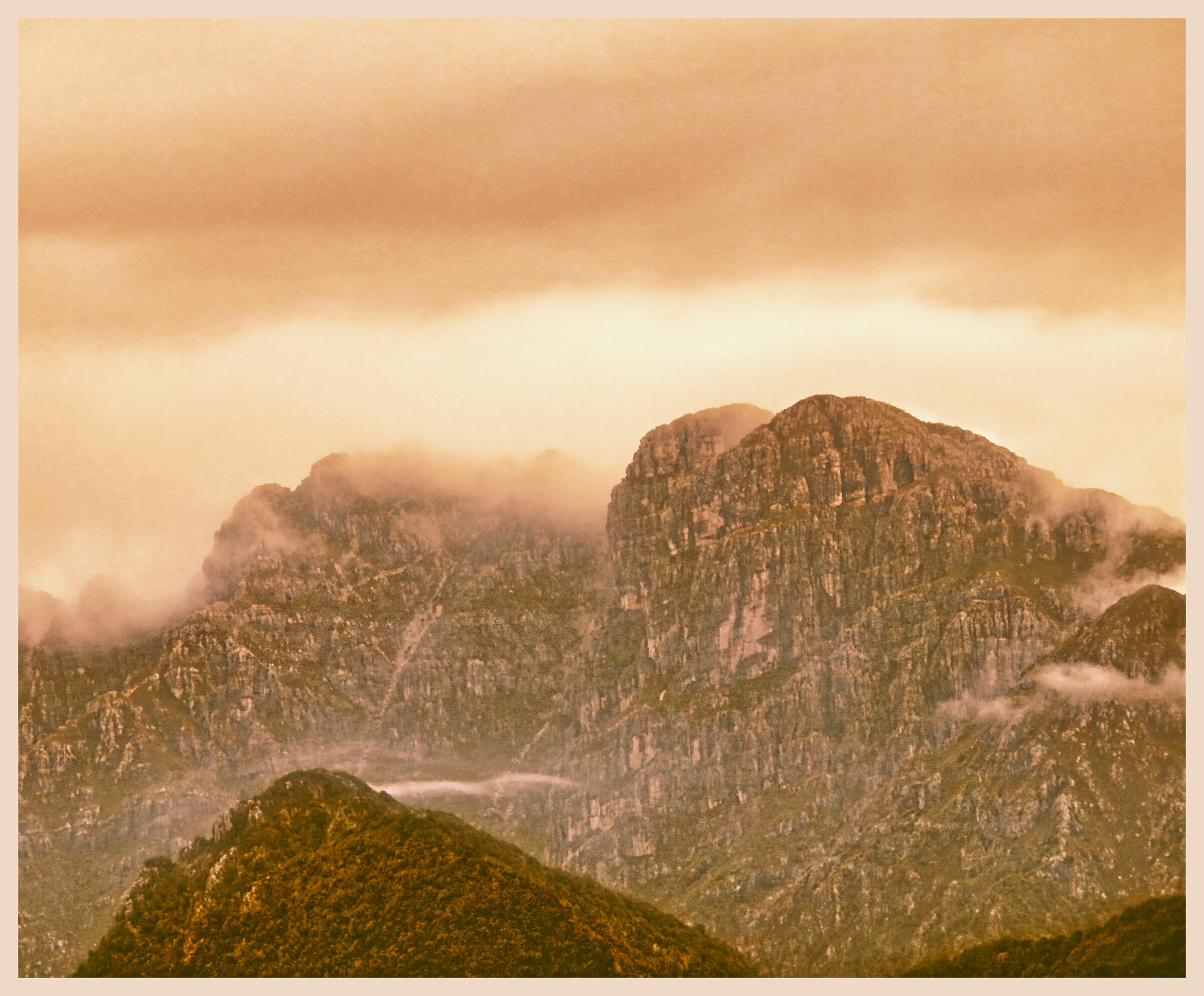 Monte Resegone all'alba