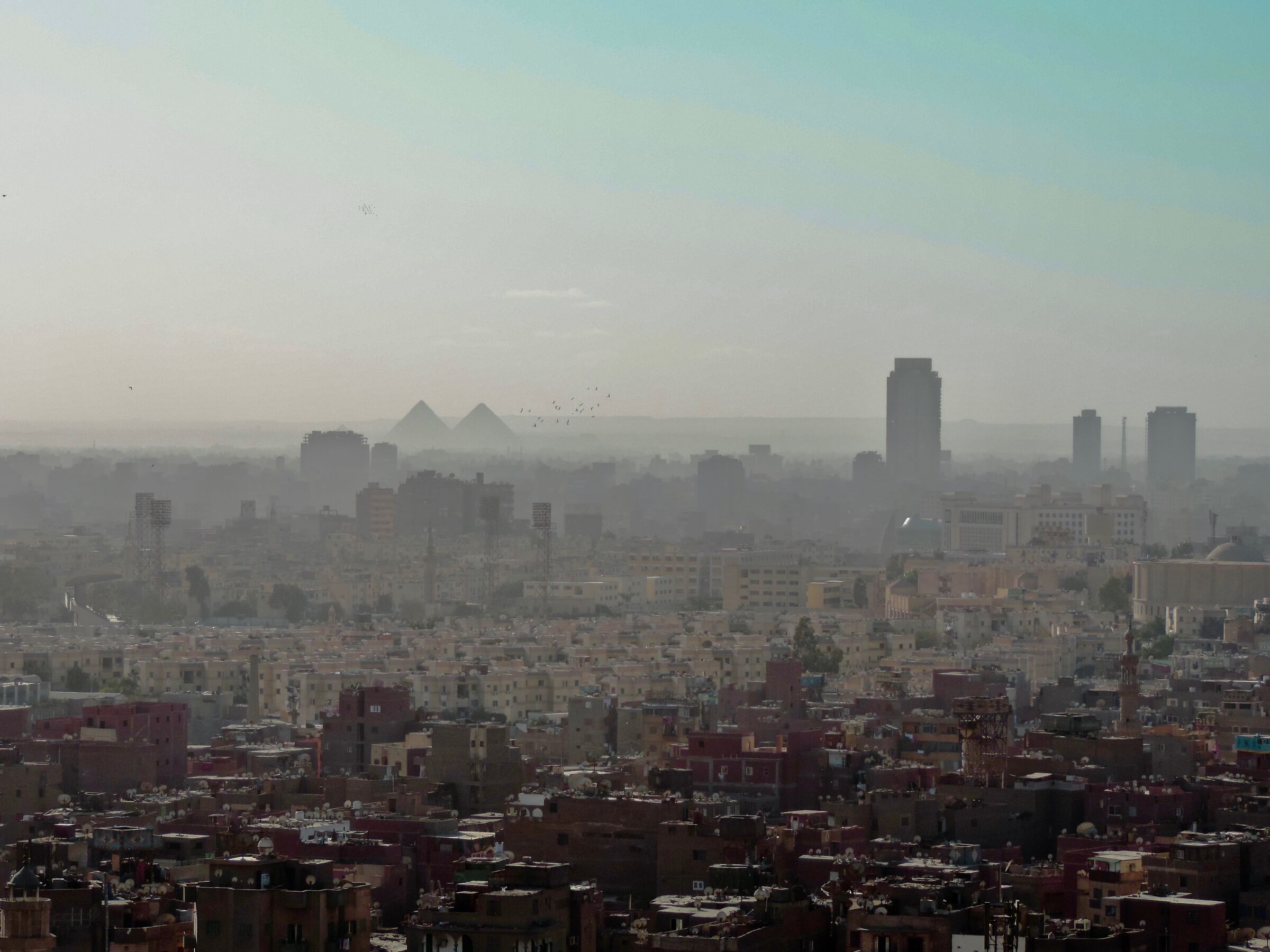 Ancient behind modern - Il Cairo