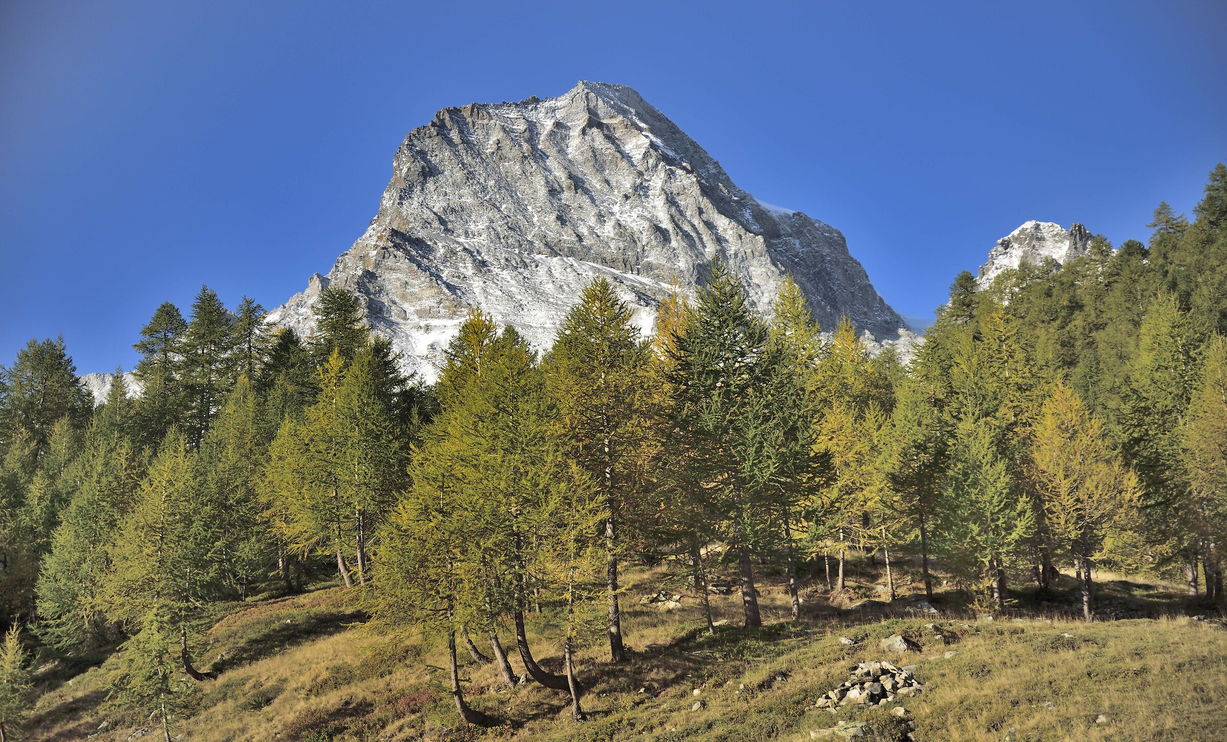 salendo da Cianciavero verso il Lago d'Avino