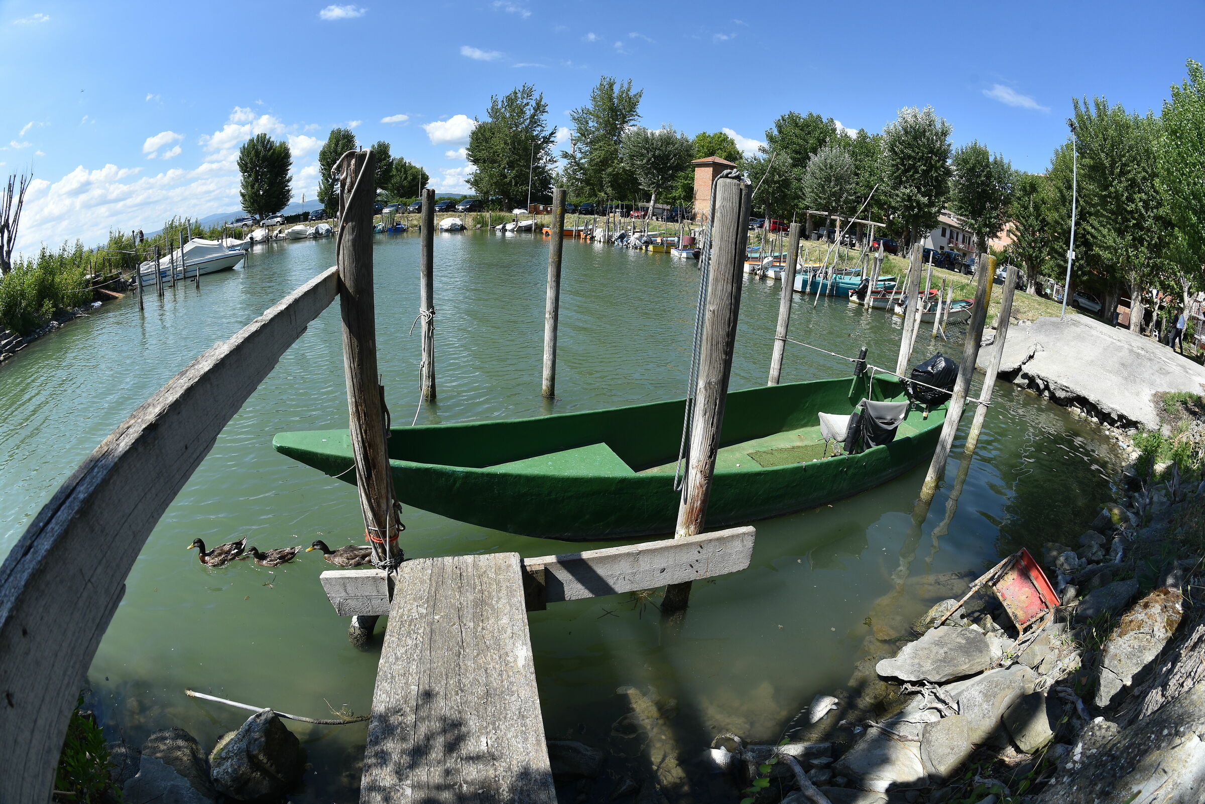 Il porticciolo di San Feliciano, lago Trasimeno