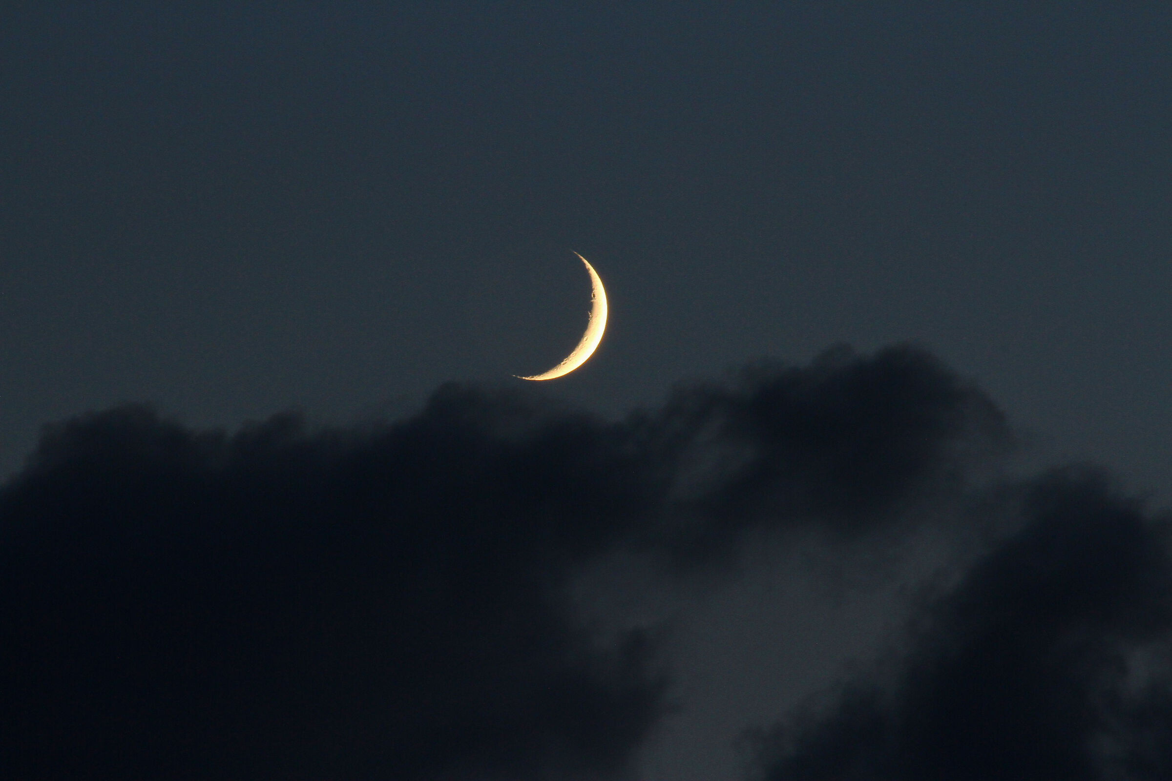 Sottile falce di Luna