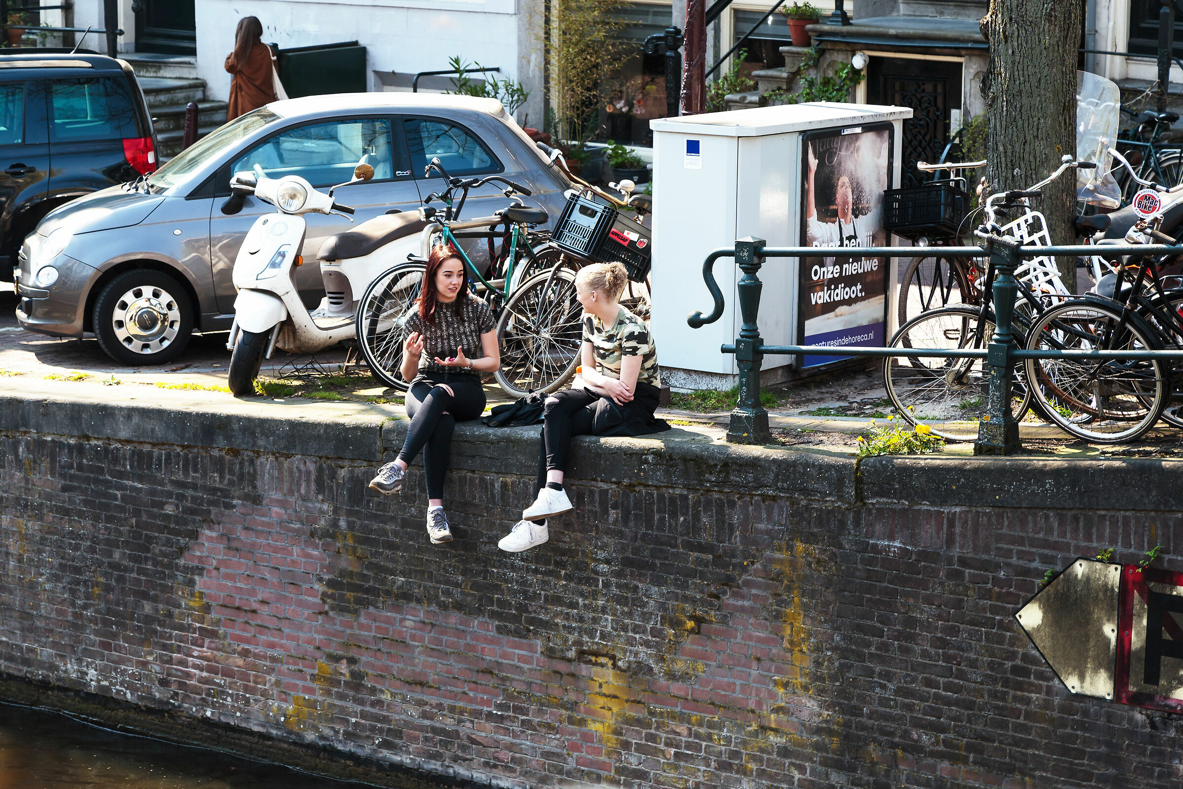 Quattro chiacchiere ai bordi del canale.