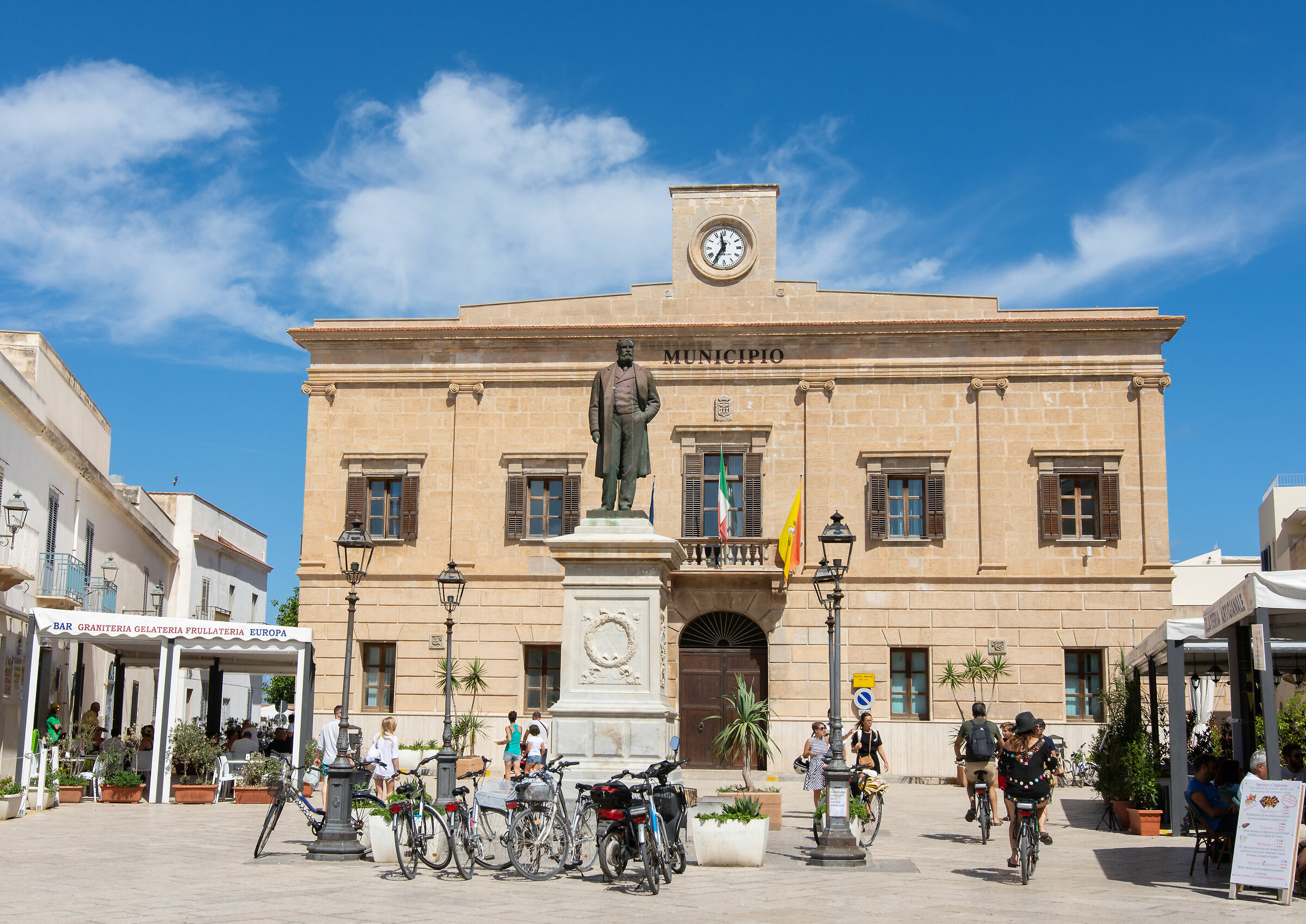 Favignana - Piazza Europa
