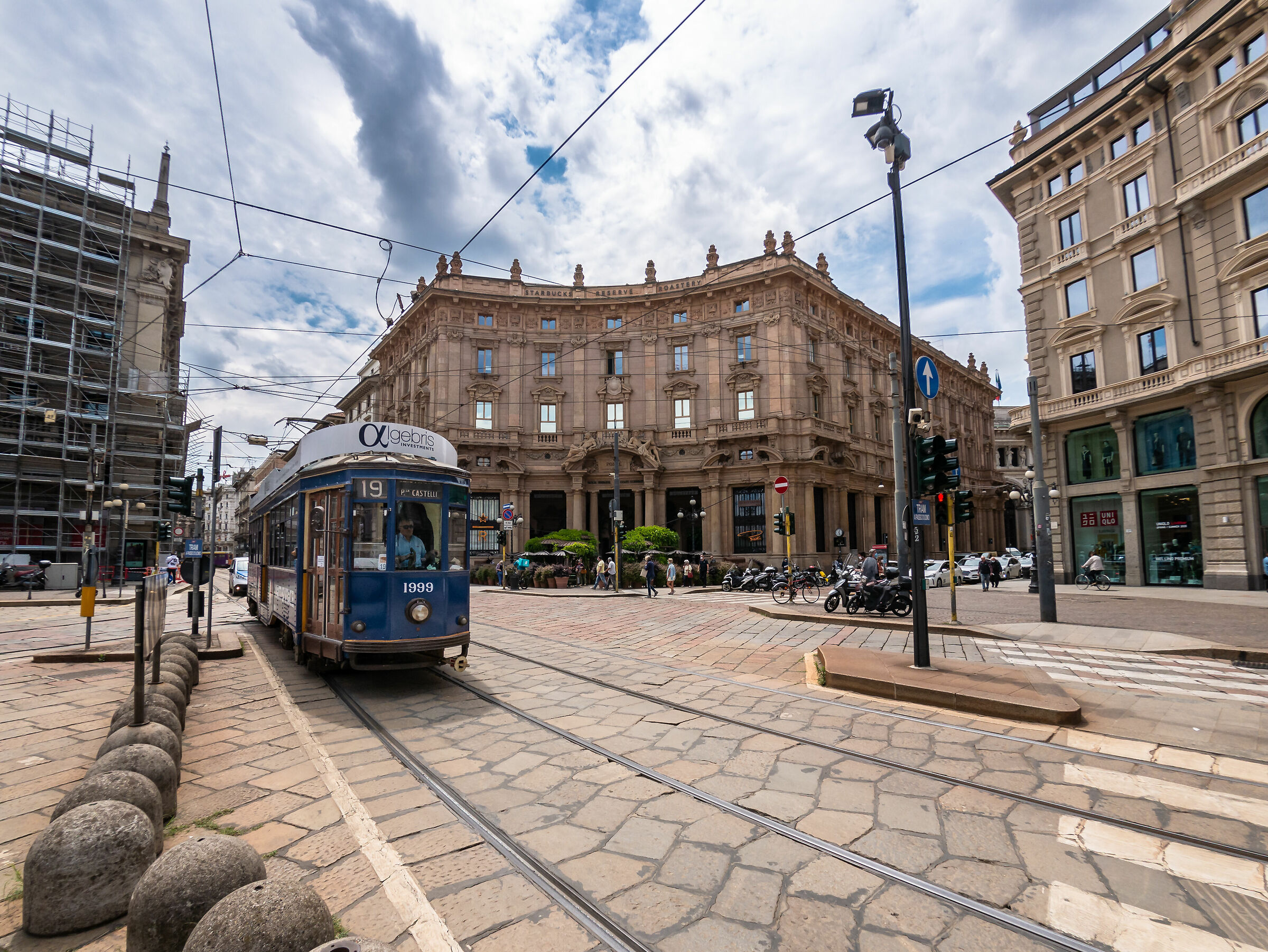 Piazzale Cordusio _ Milan