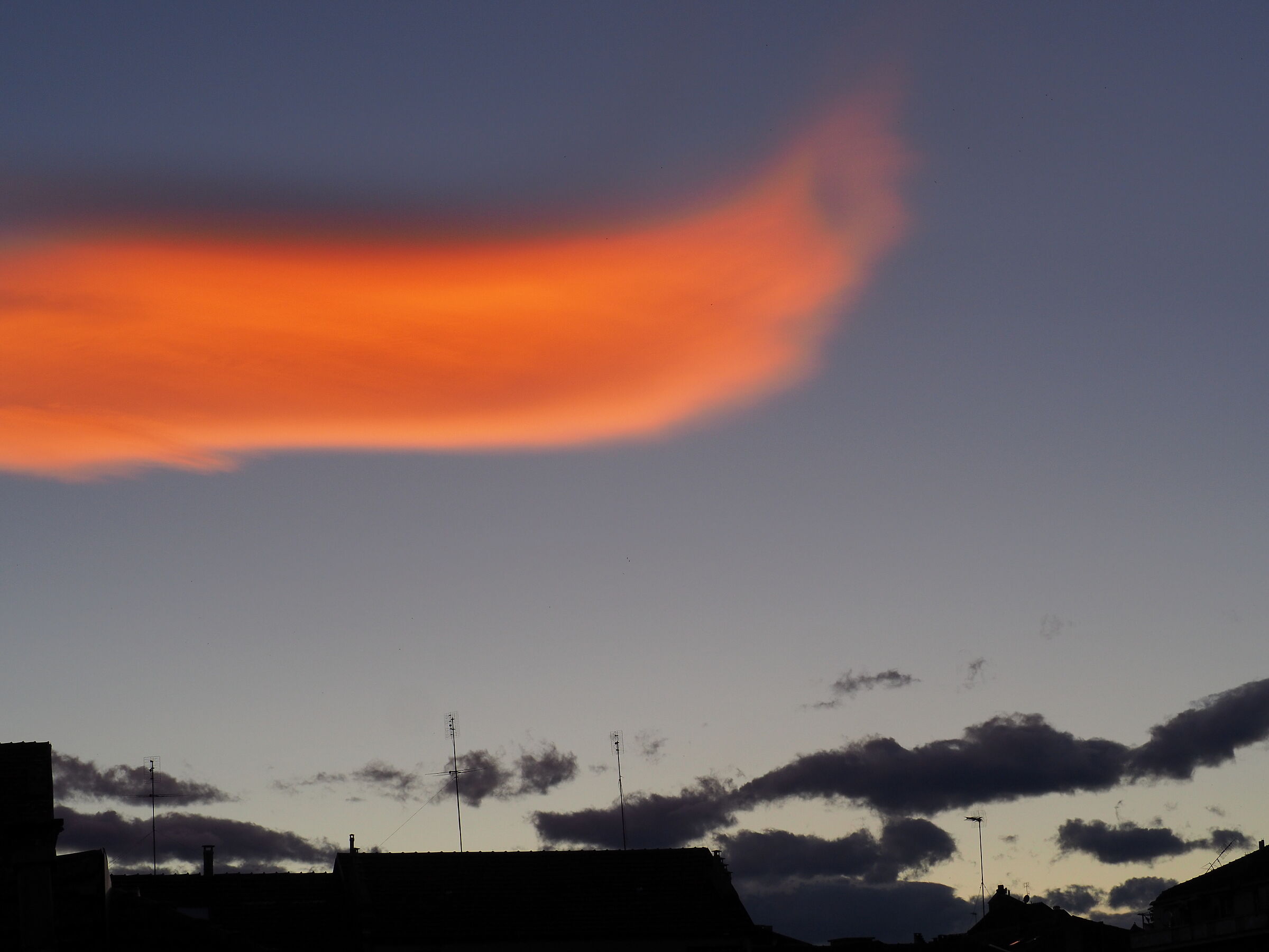 Lingua di fuoco in periferia