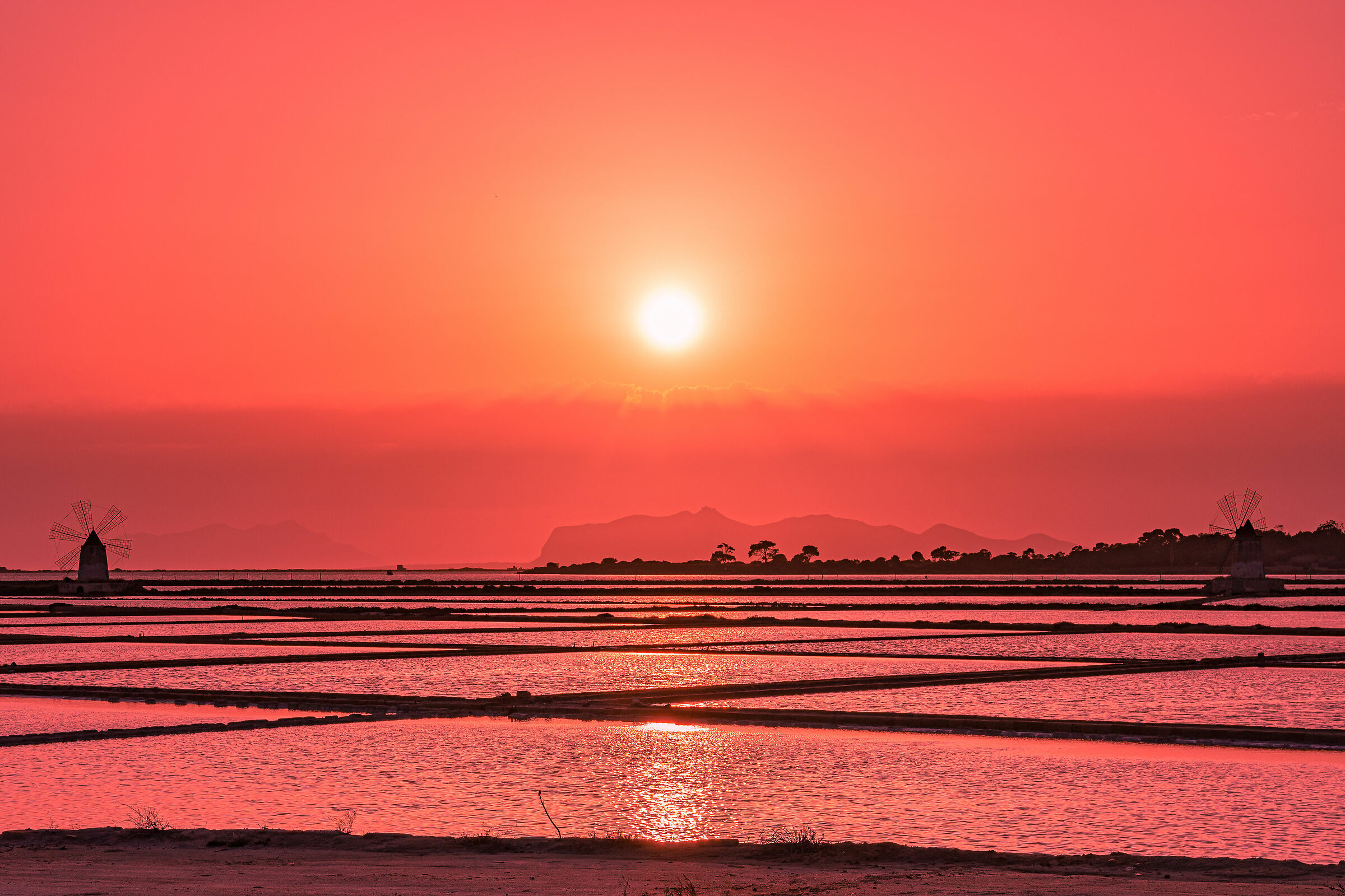 Tramonto alle saline di Marsala