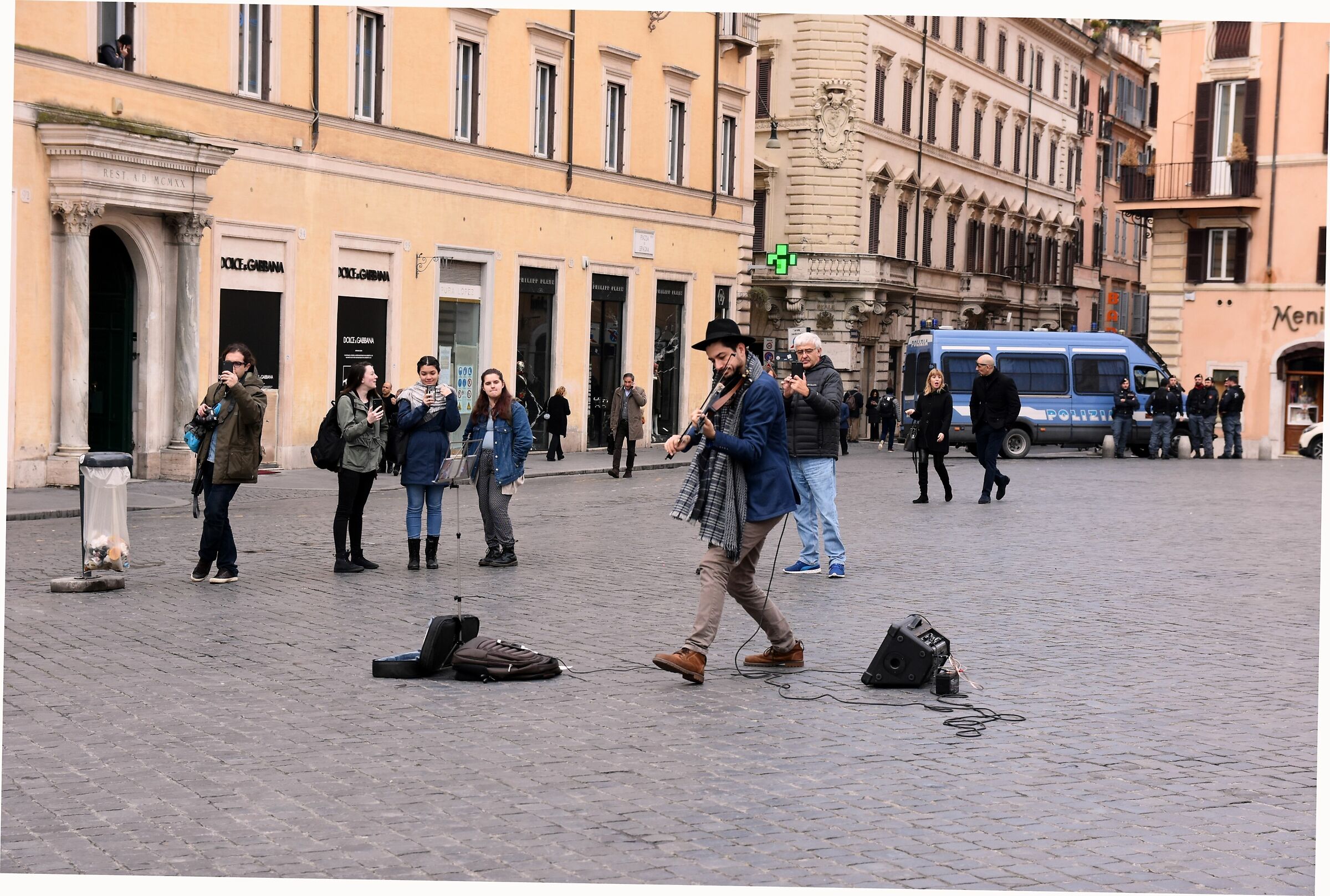 Spanish Square "A really good violist"