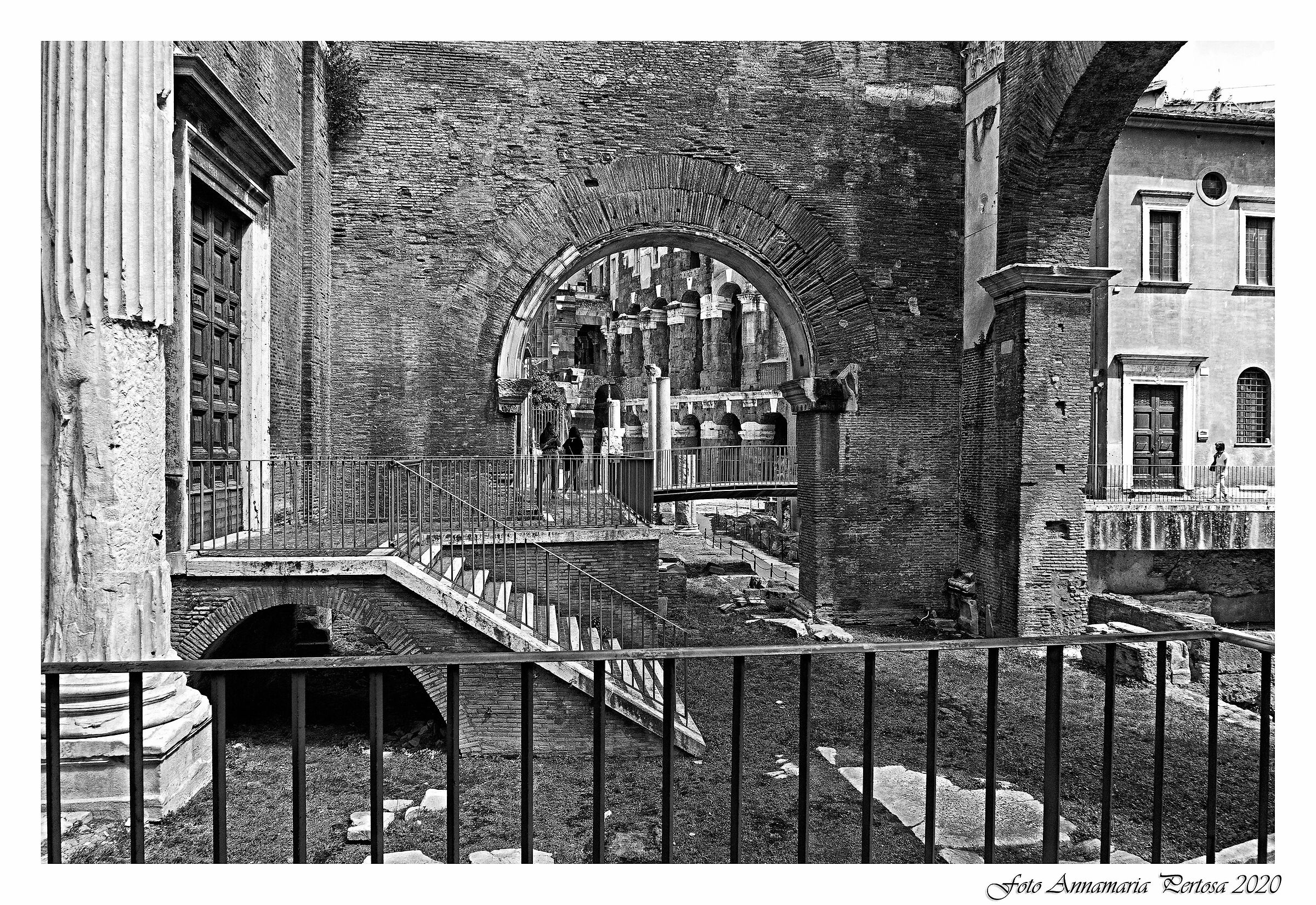 VIA VIA OF THE OTTAVIA PORTICO