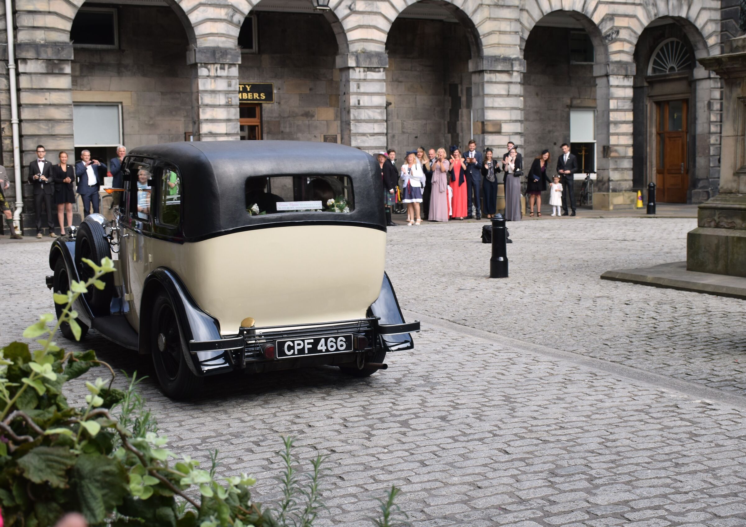 Wedding in Edinburgh: Bride's car arrives