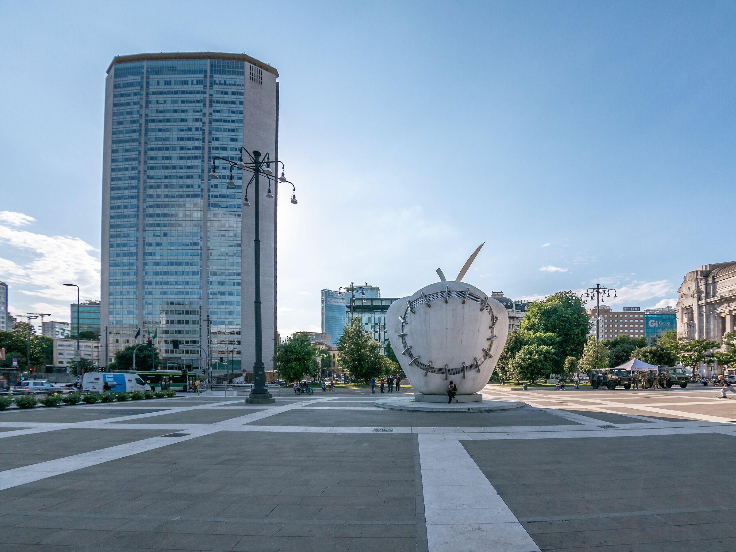 Pirellone and Apple reinstated