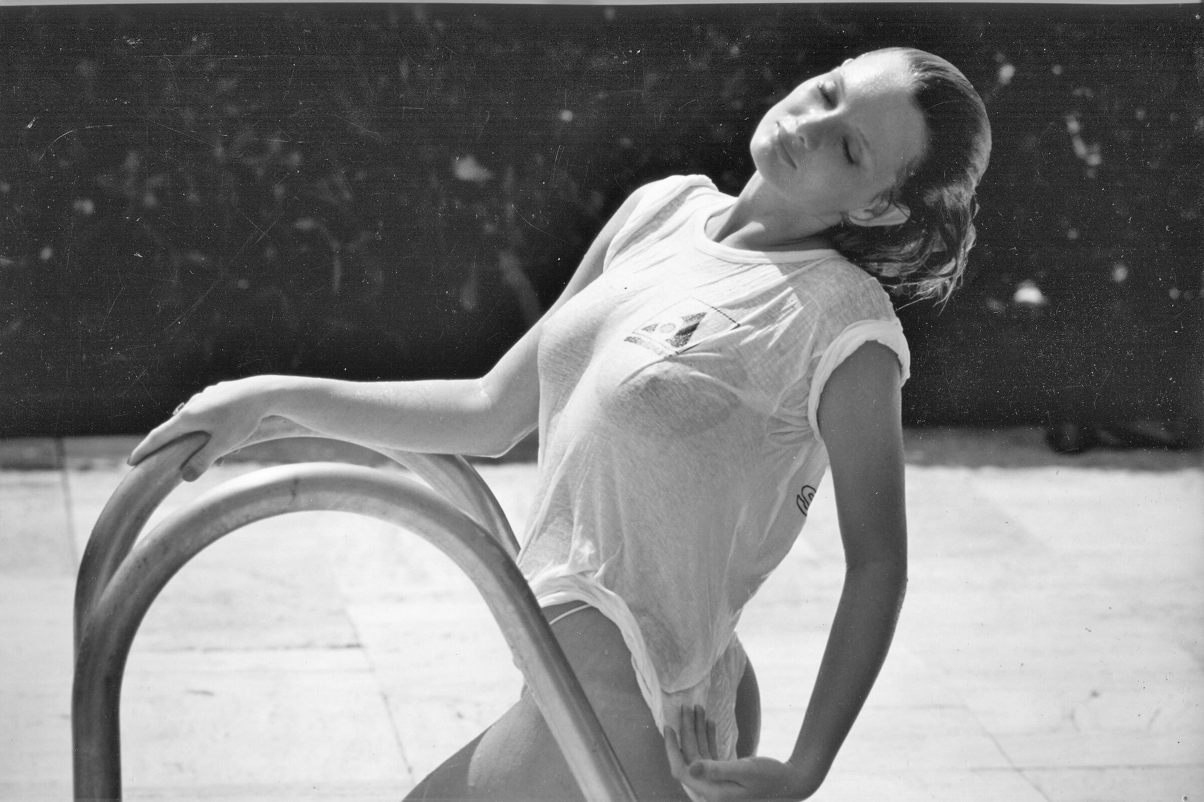 Quella sua maglietta fina, tanto stretta che...