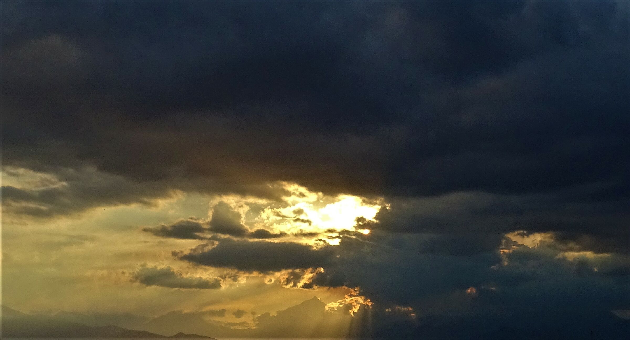 tramonto sulle alpi piemontesi