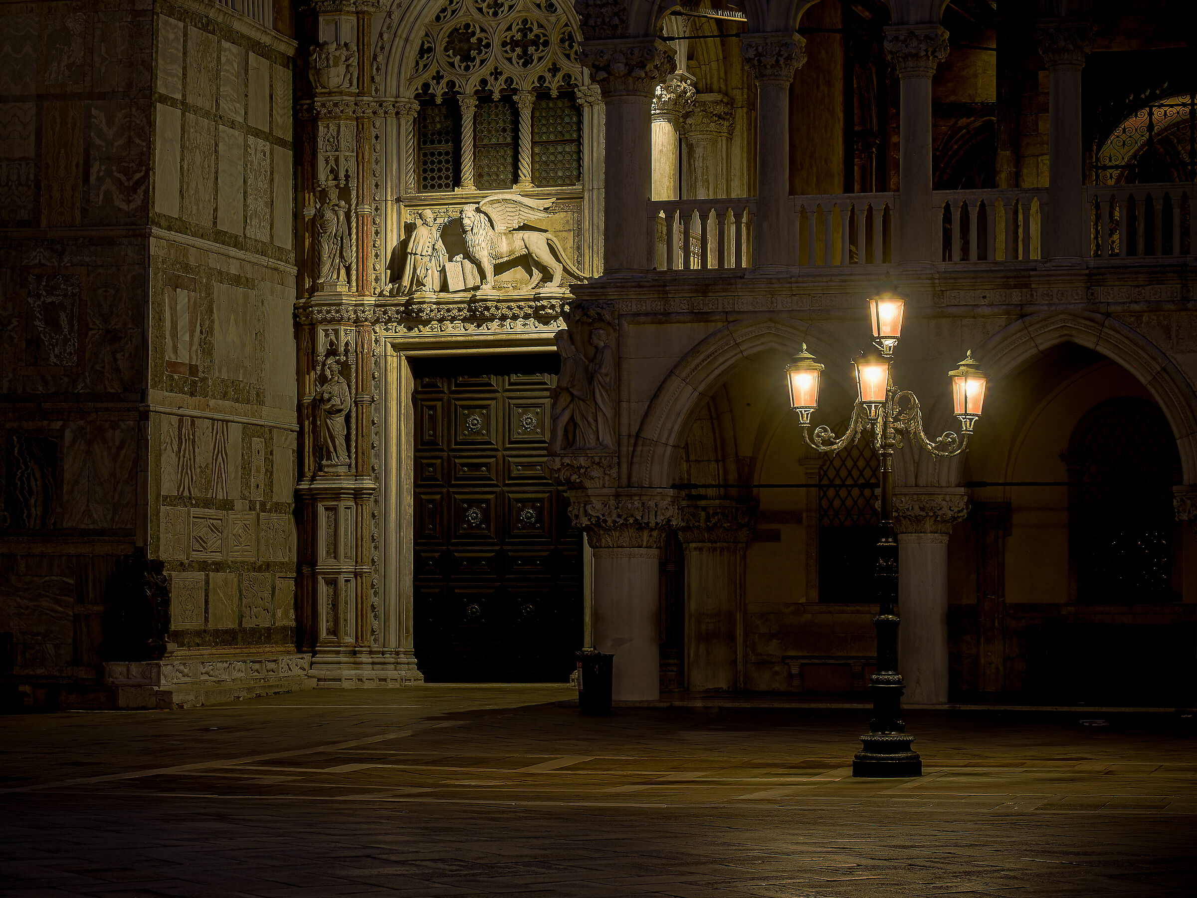 Palazzo Ducale 4:42 a.m.