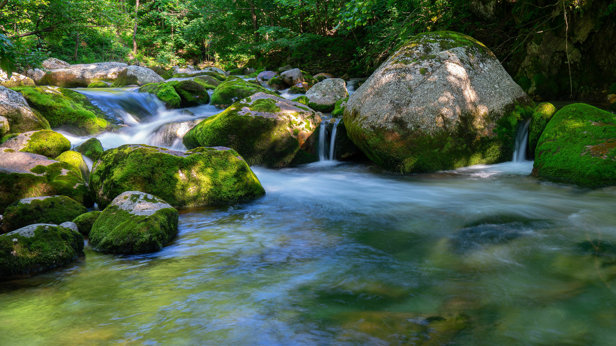 The emerald waters of the Pesio