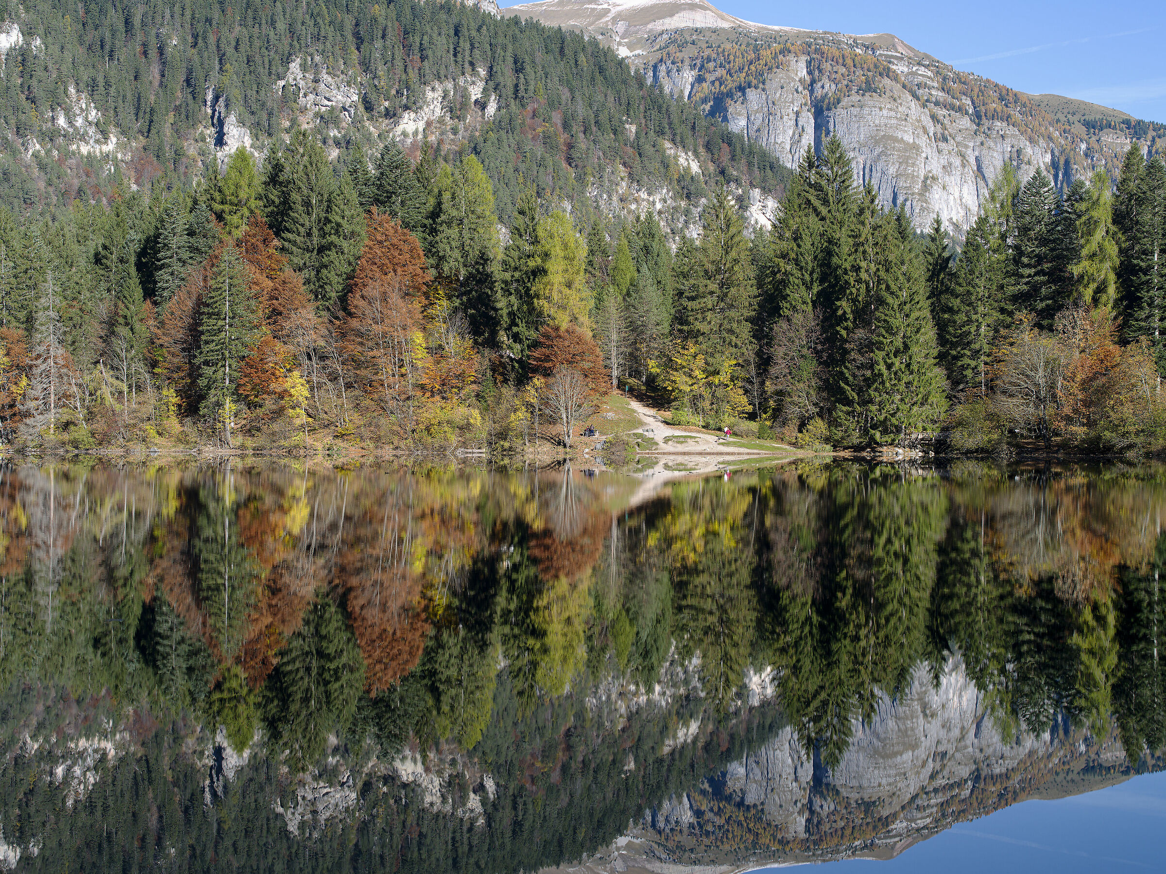 il lago di tovel "il riflesso"