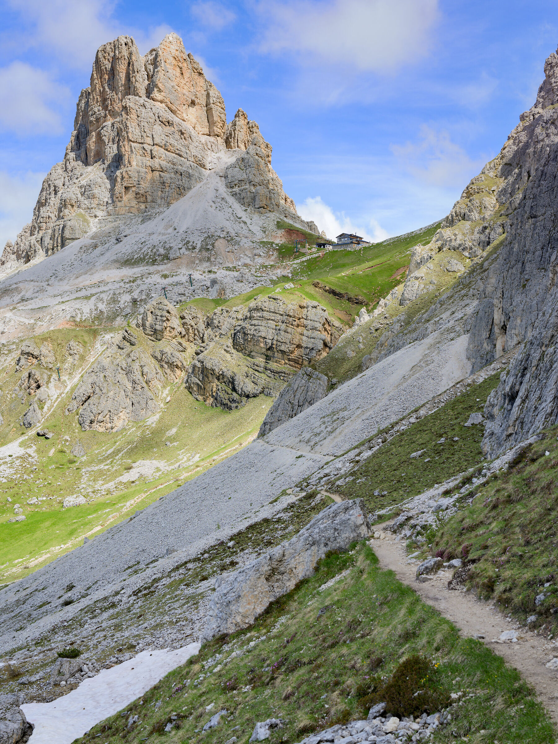Sentiero verso l'Averau