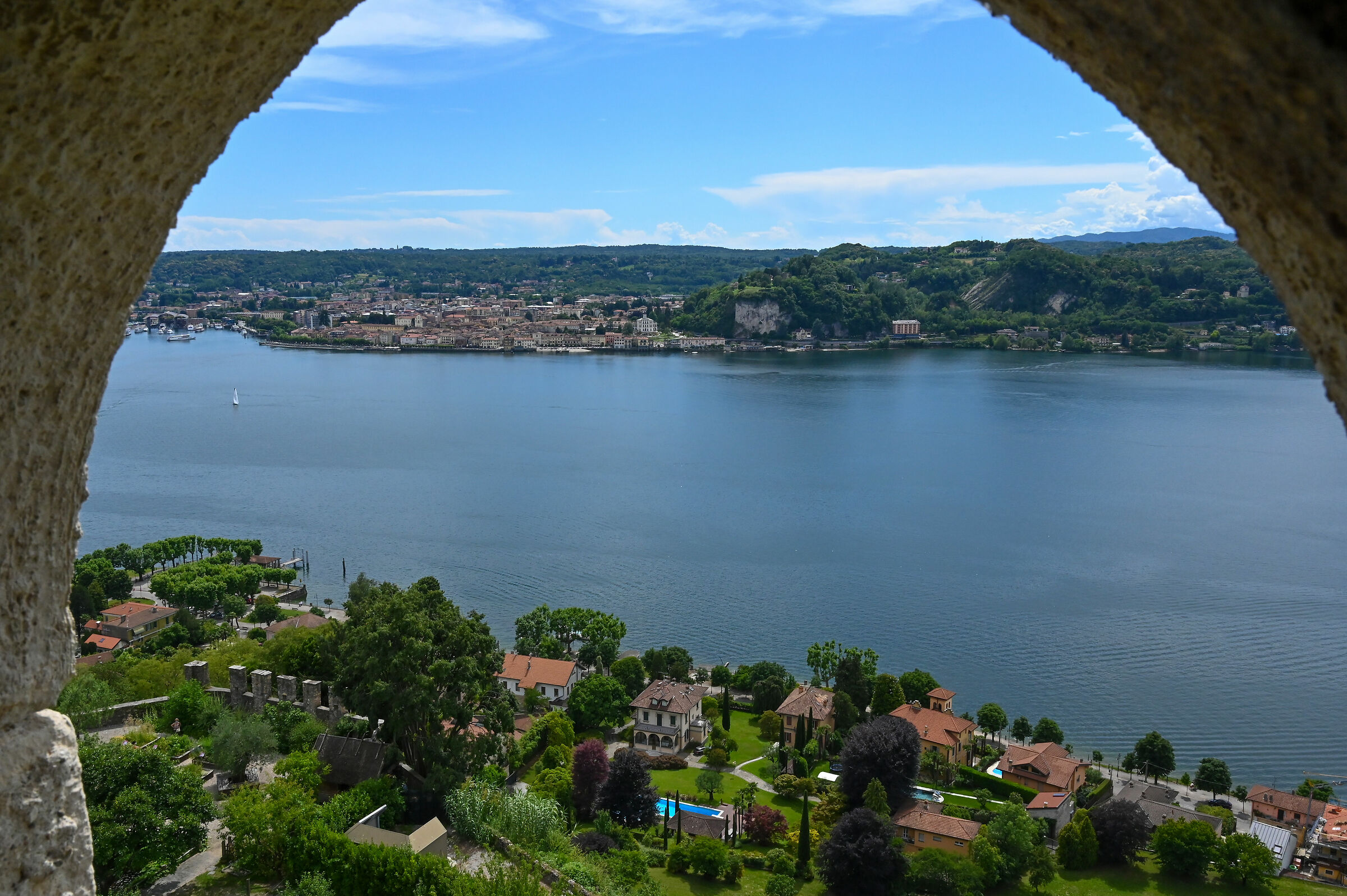 Arona dalla Rocca di Angera