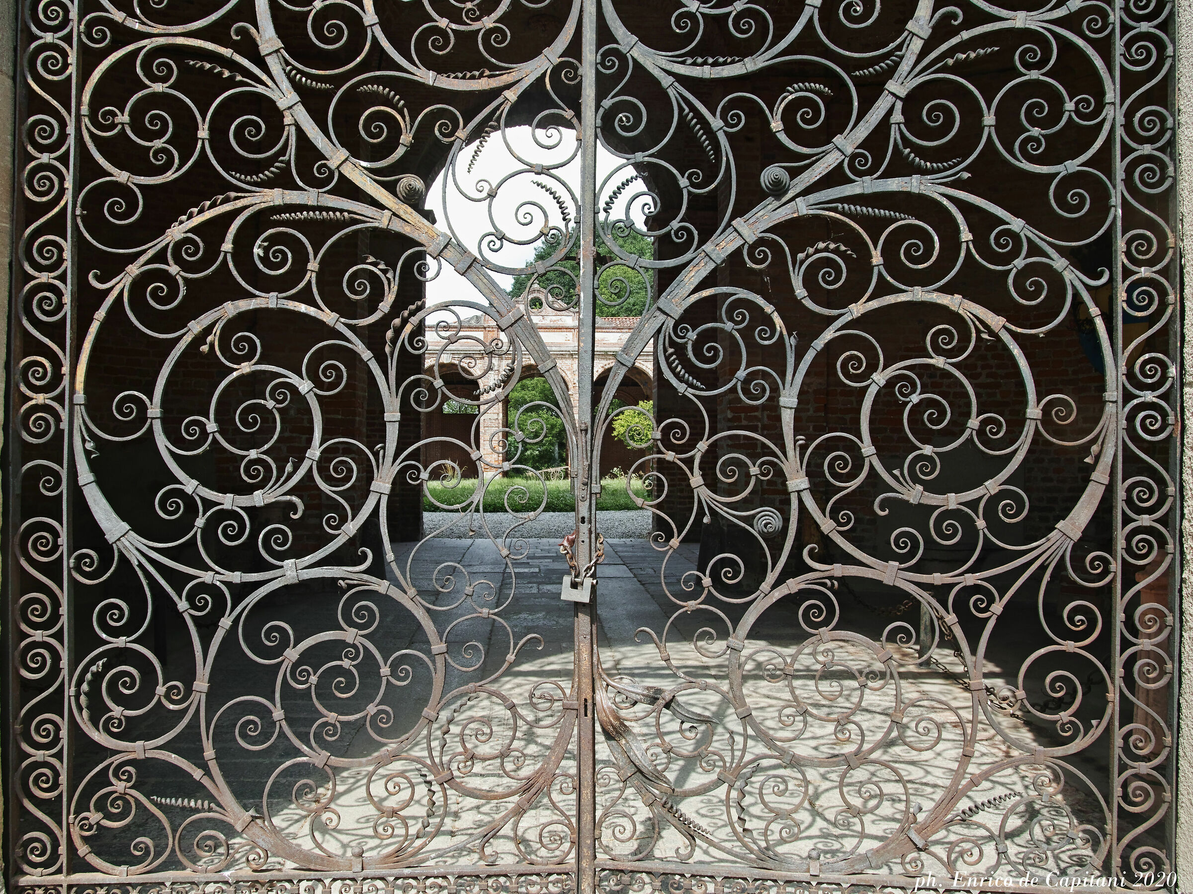 Detail of the gate of Rocca Brivio