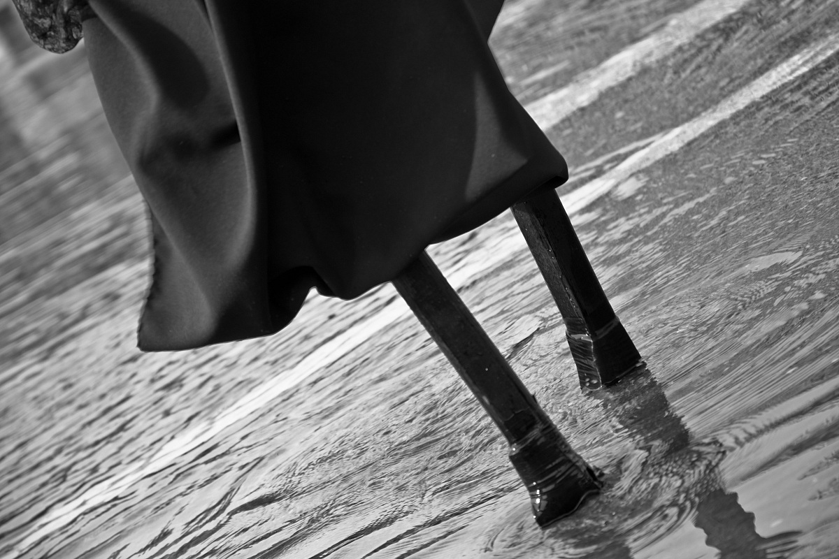 The balance above the madness ...