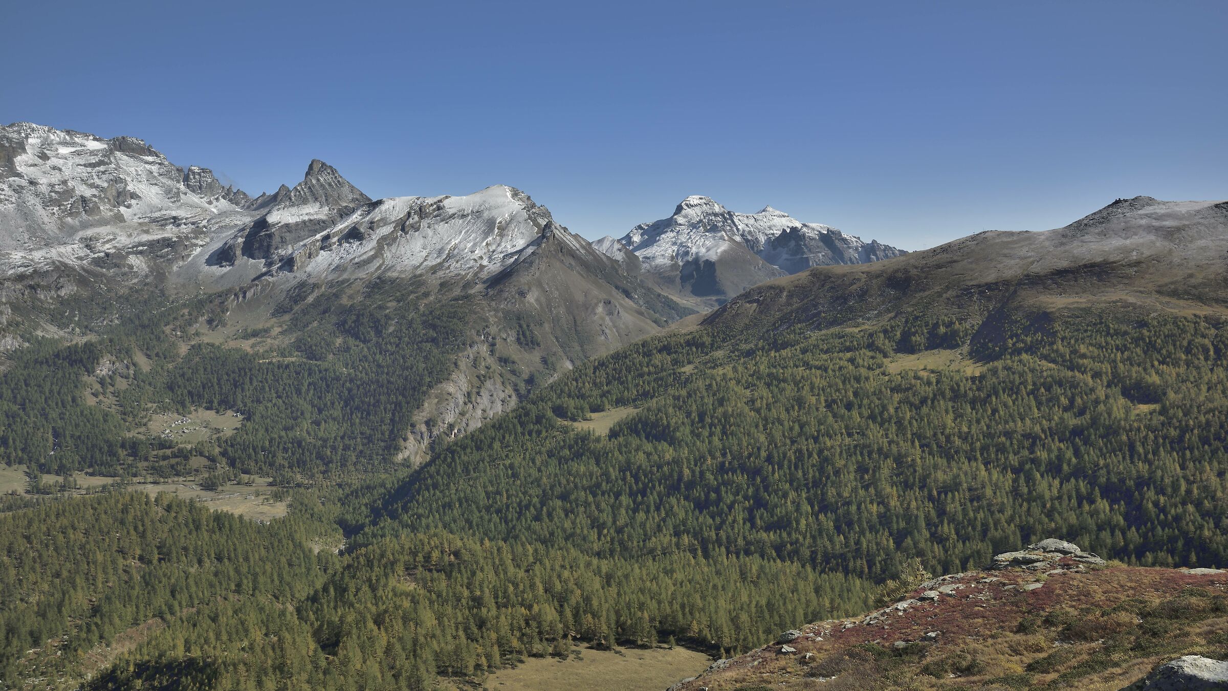 scendendo verso il laghetto delle streghe