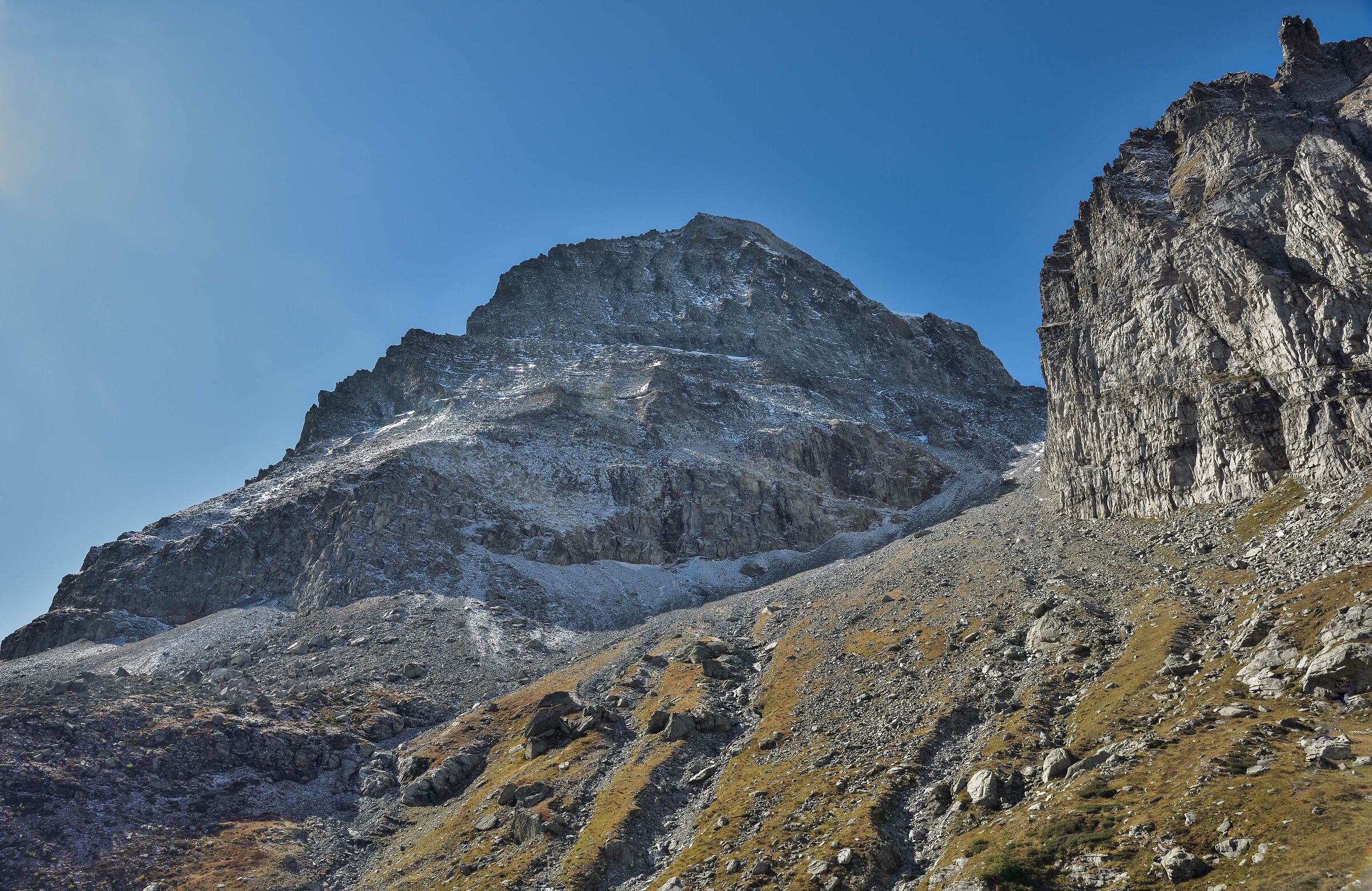 scendendo verso il laghetto delle streghe
