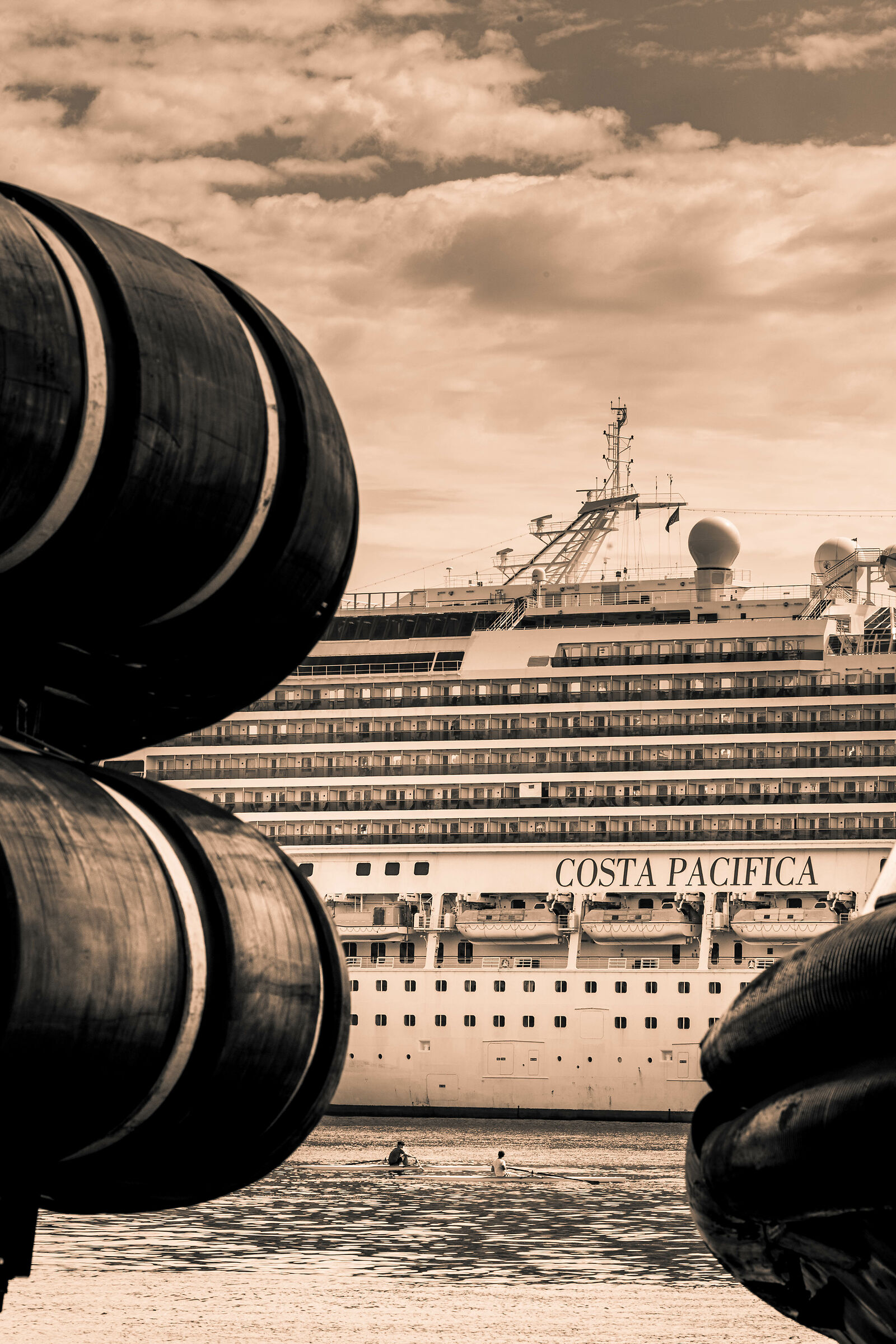 A regatta between behemoths...