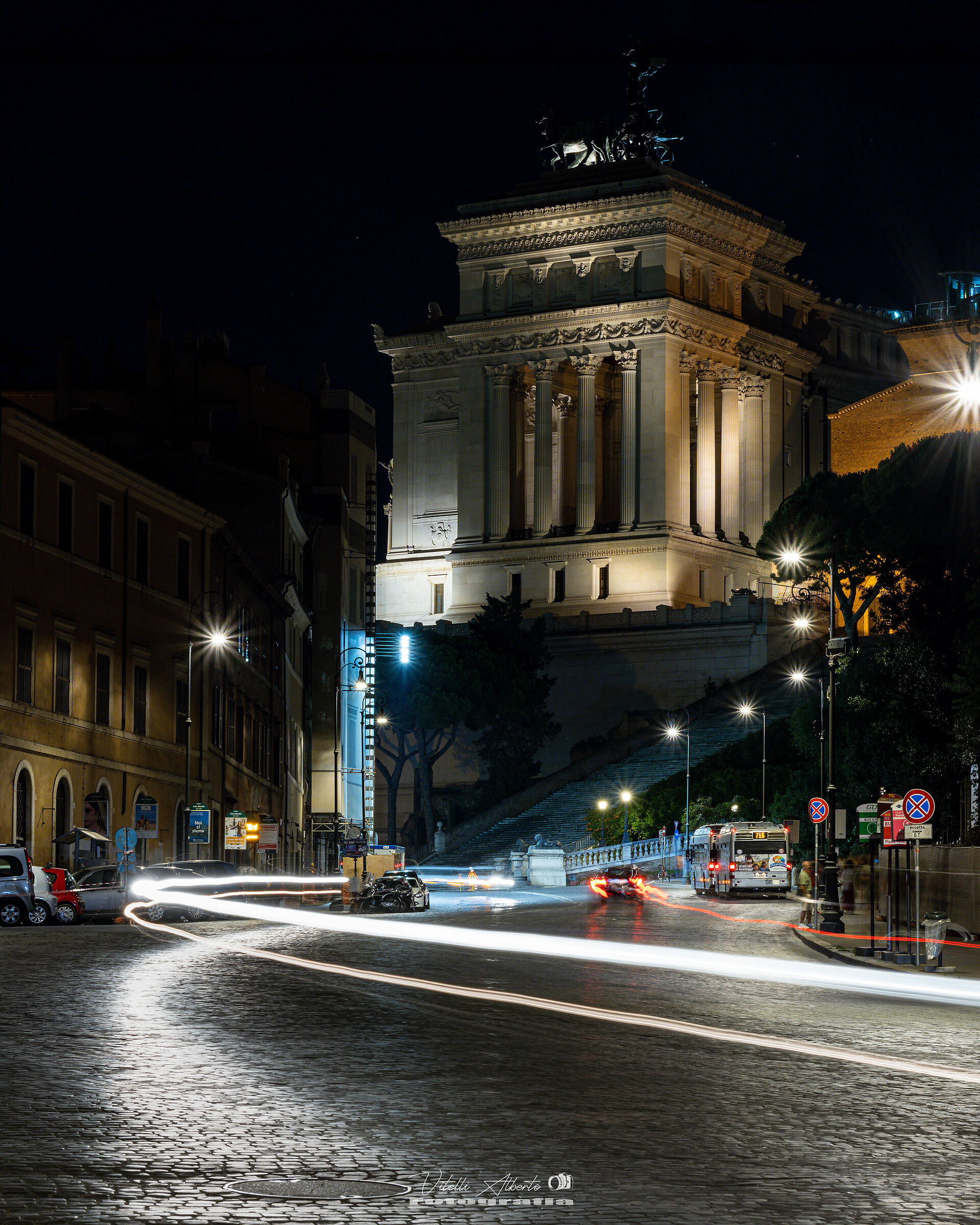 Altare della Patria da Via del Teatro Marcello, Roma