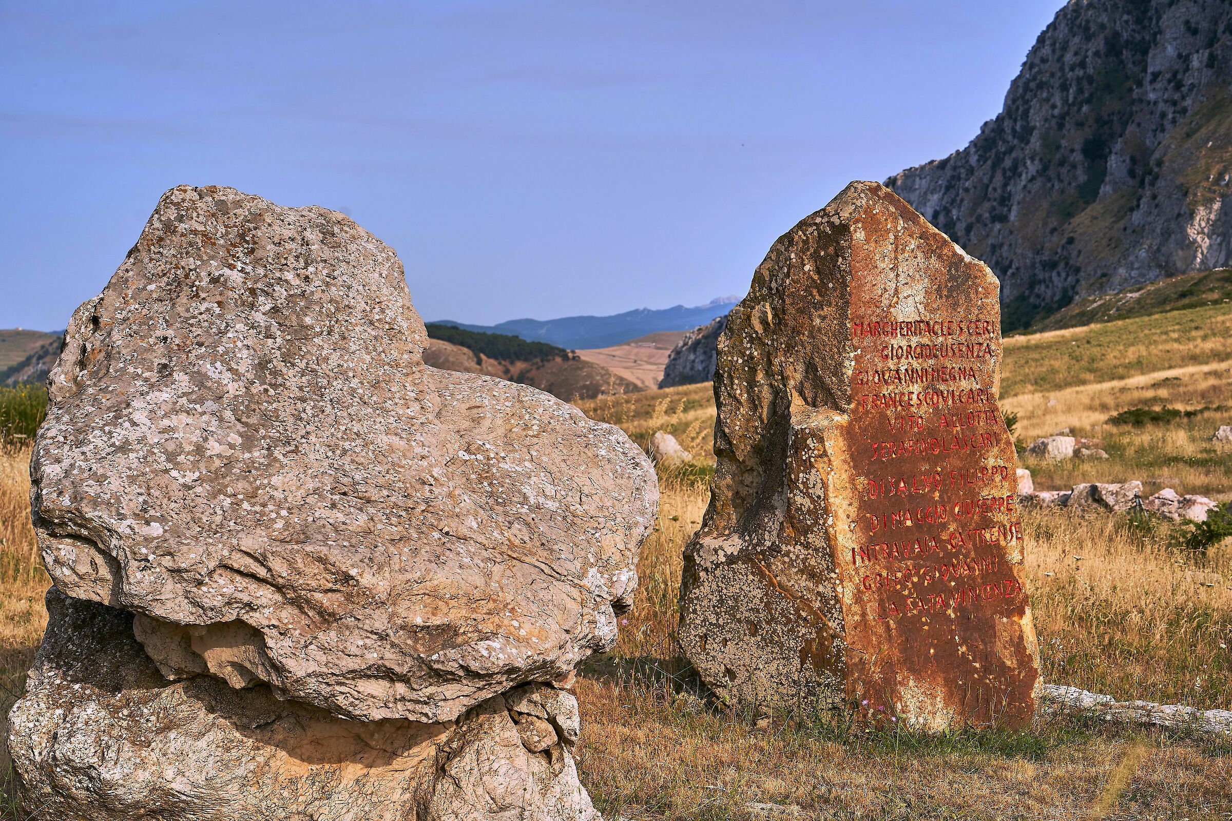 Il tempo passa sulla pietra, ma non nella memoria