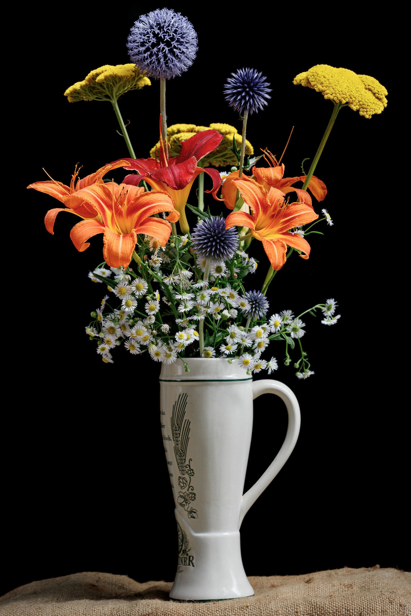 Composizione con fiori del giardino