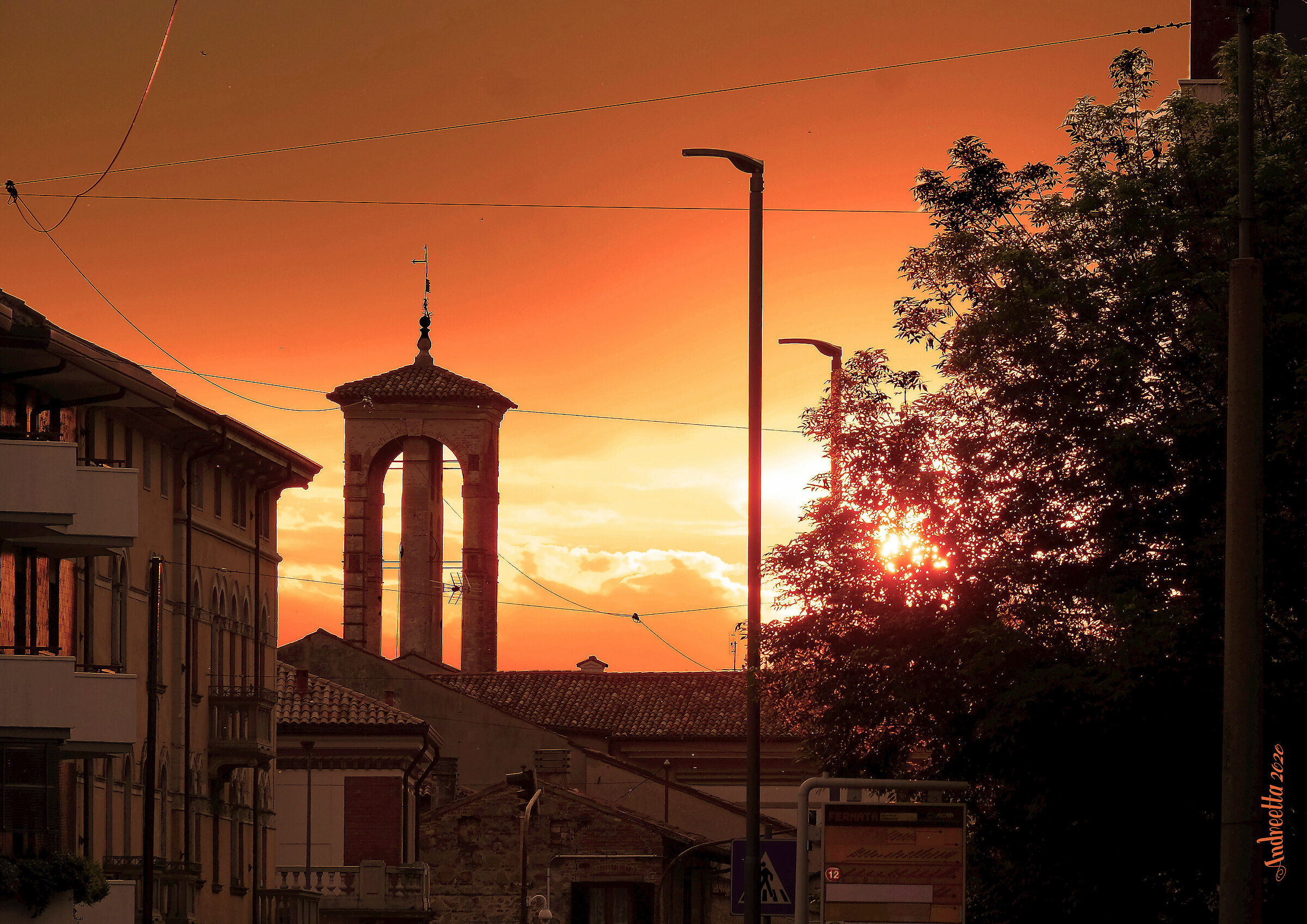 alla fermata del bus n° 12