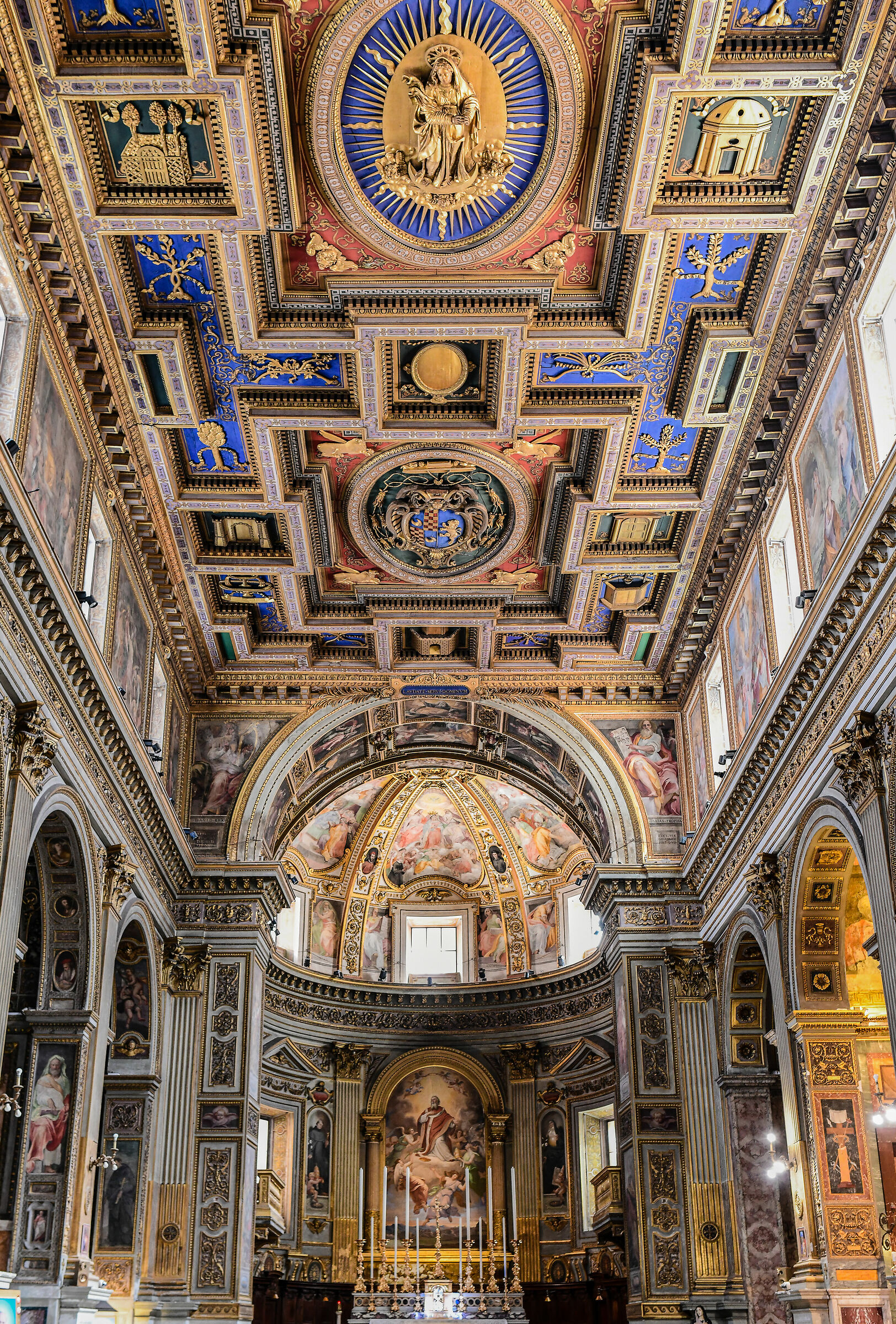 Roma-Interno chiesa di S.Marcello al corso