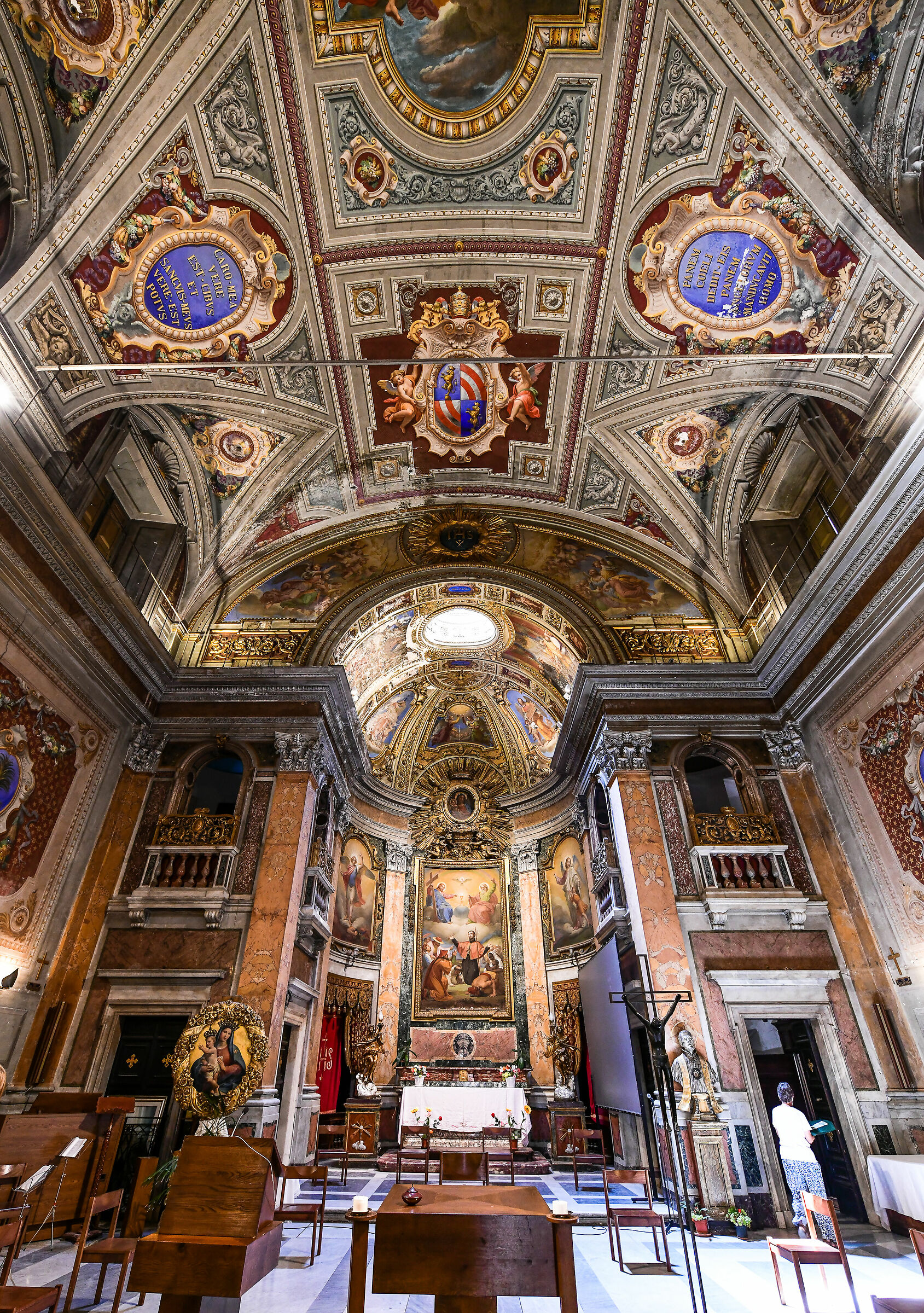 Roma-Interno Oratorio di S.Francesco Carovita
