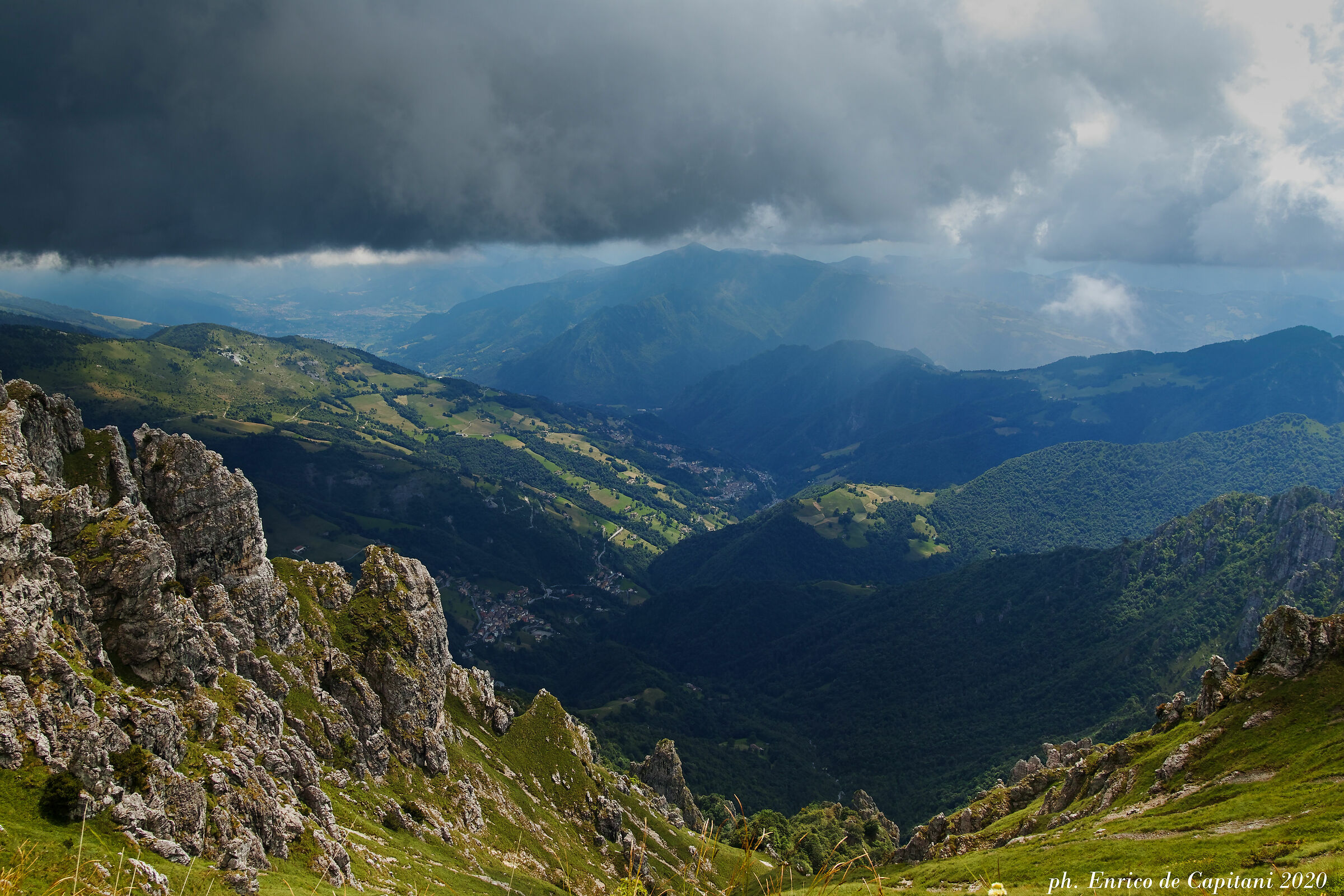 Scendendo dal monte Alben rimiro quel che mi attende