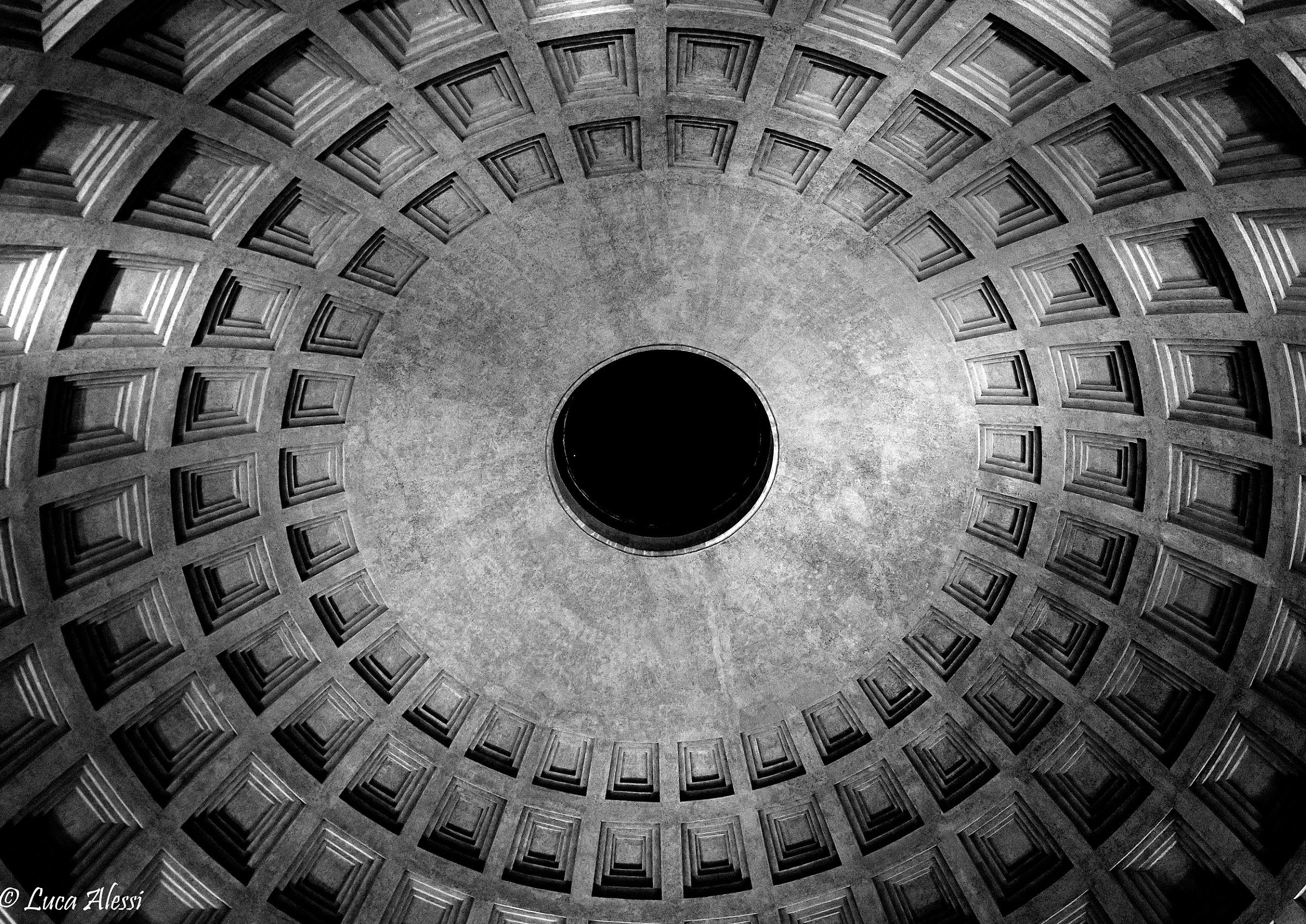 Pantheon volta interna in B&N