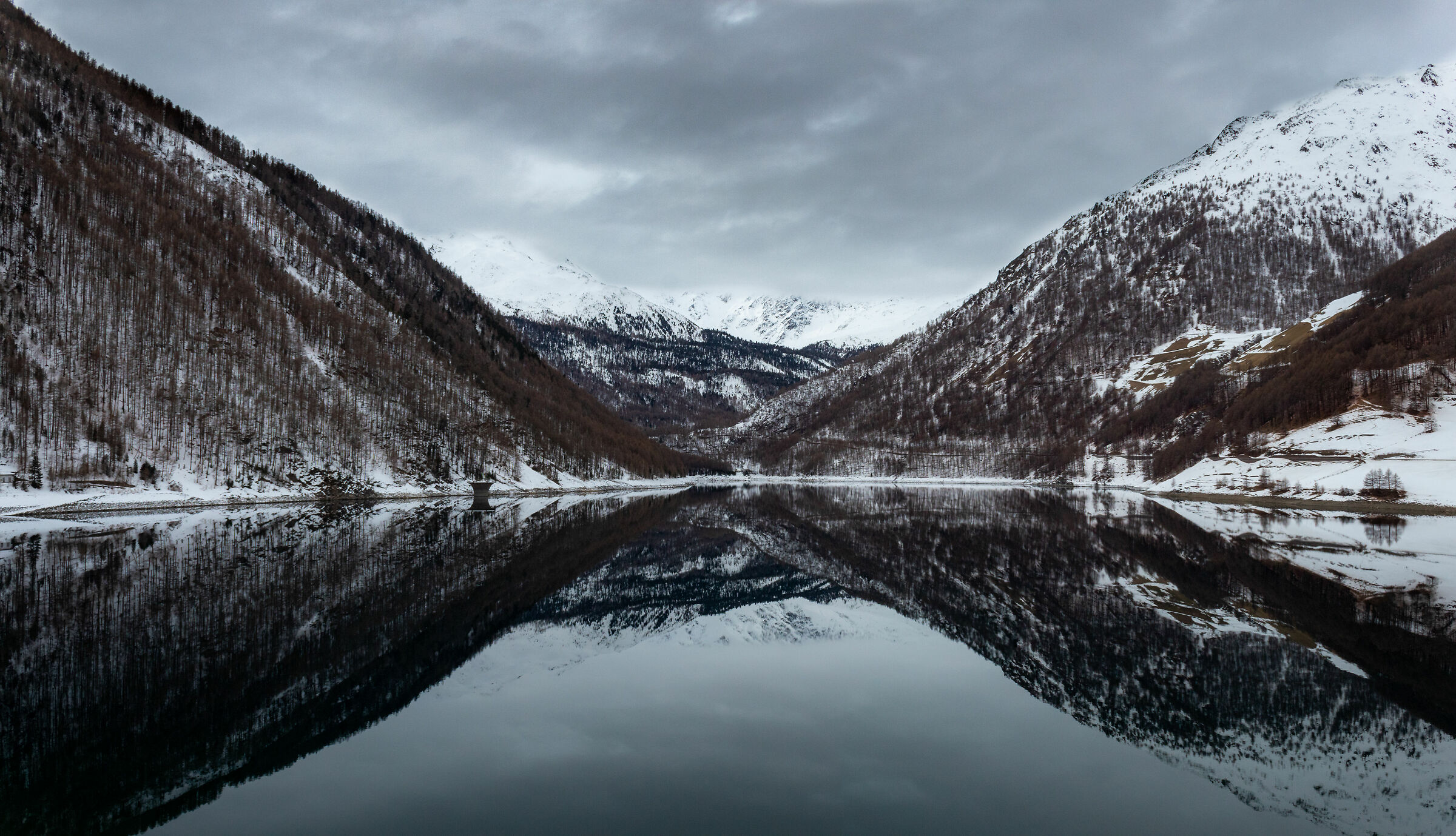 Panoramica del Lago di Vernago in val Senales