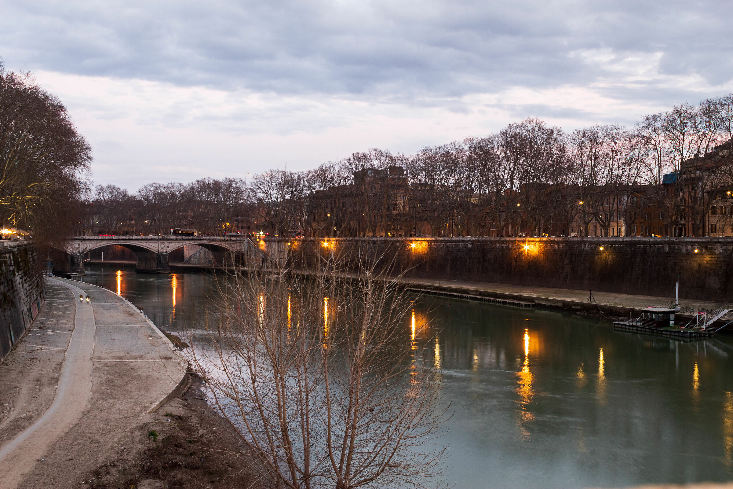 Il Tevere sotto ponte Sant'Angelo
