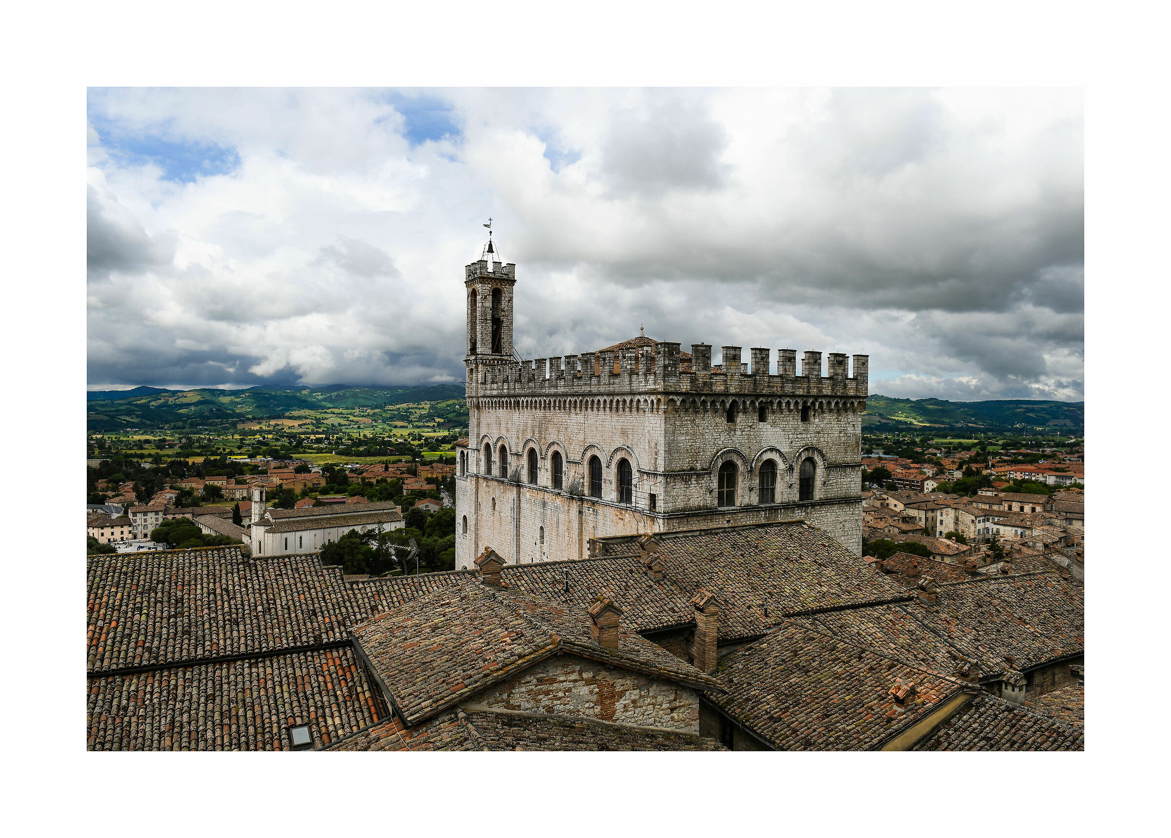 Above Gubbio's roofs.
